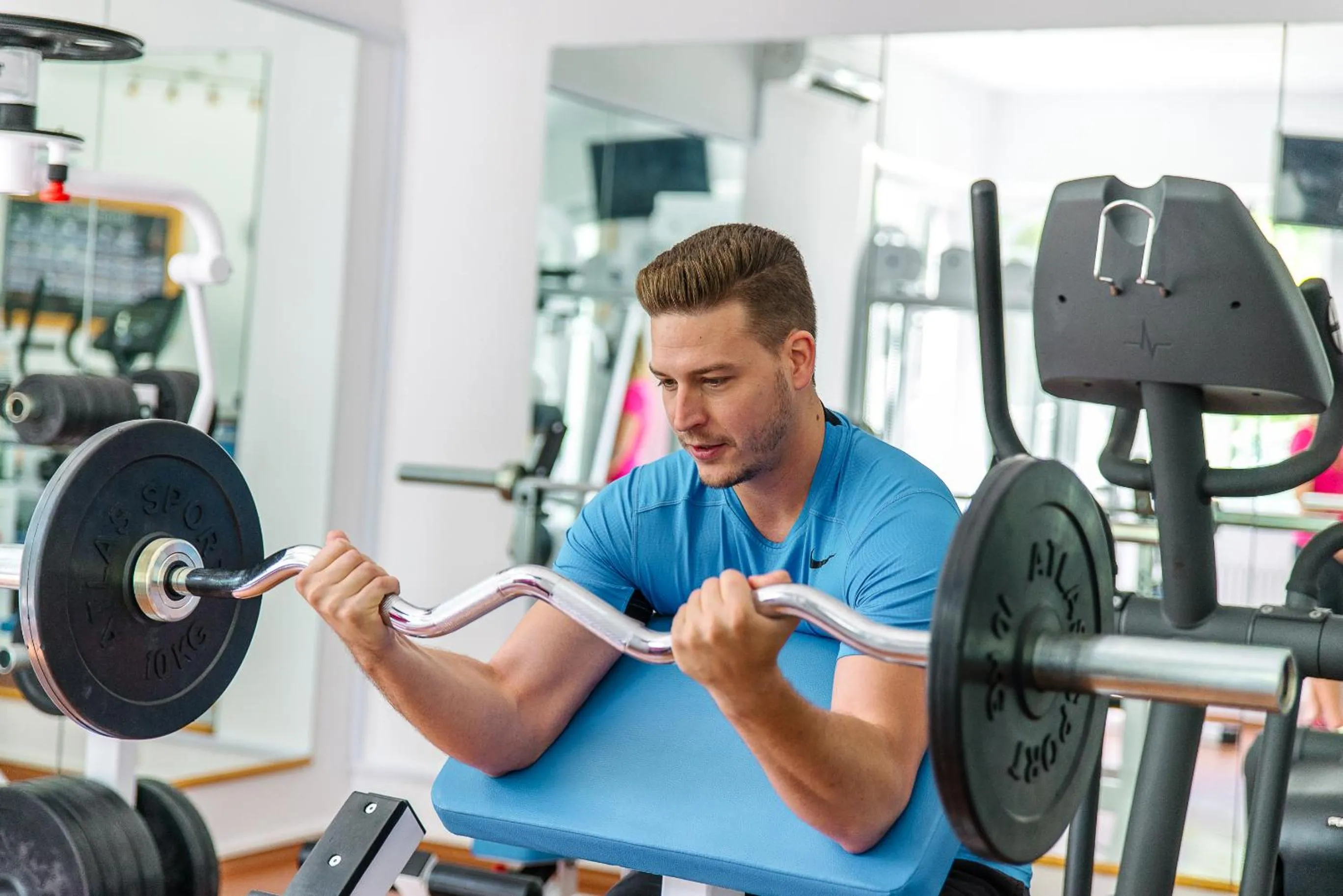 Fitness centre/facilities in Liget Wellness és Konferencia Hotel