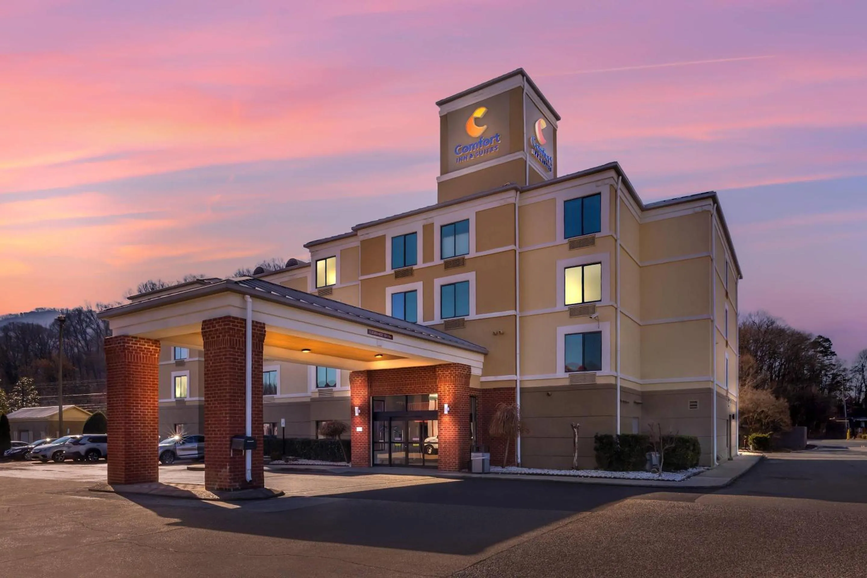 Property building in Comfort Inn & Suites Chattanooga West - Lookout Mountain