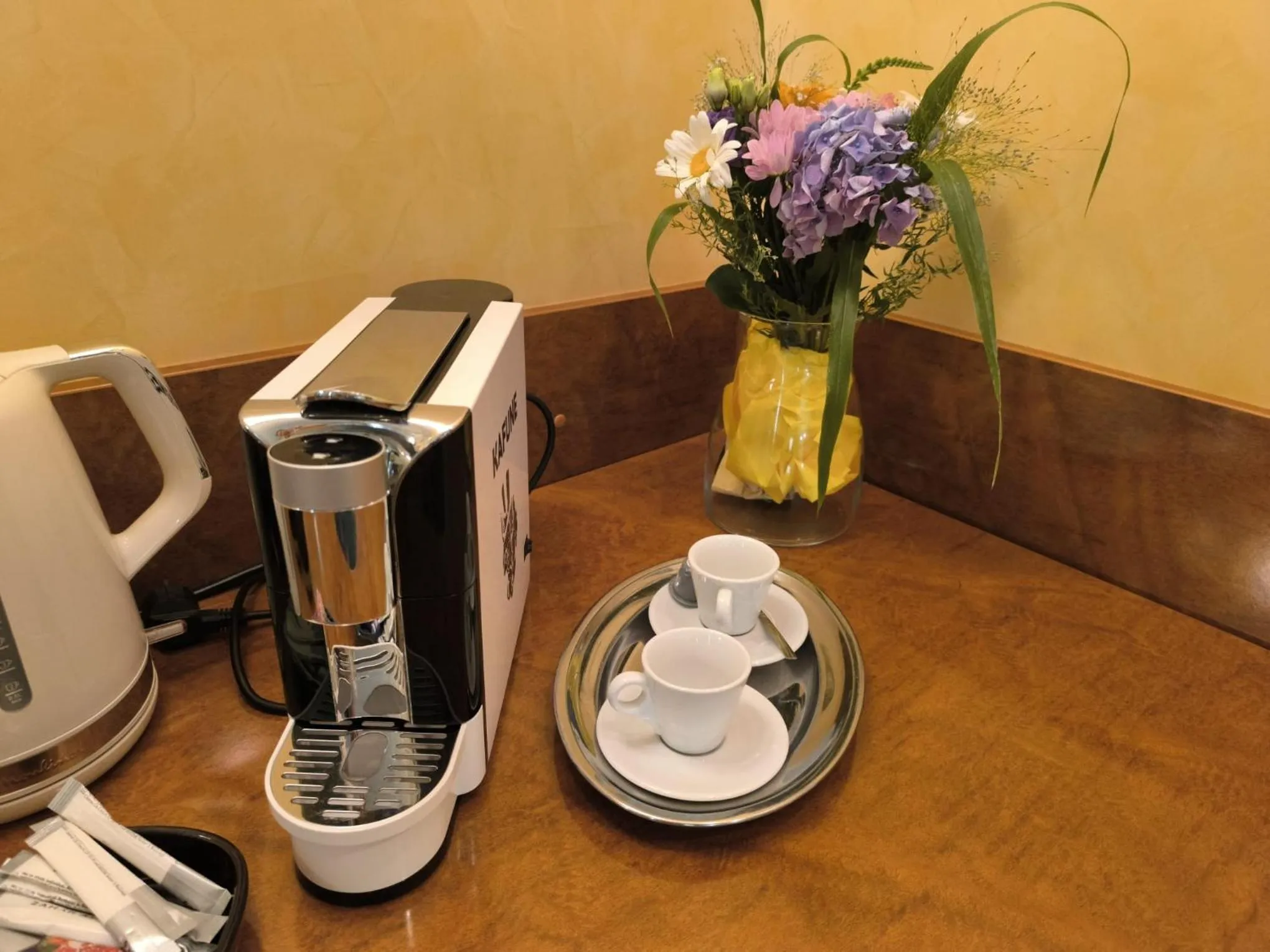 Coffee/tea facilities in Hotel Carpati