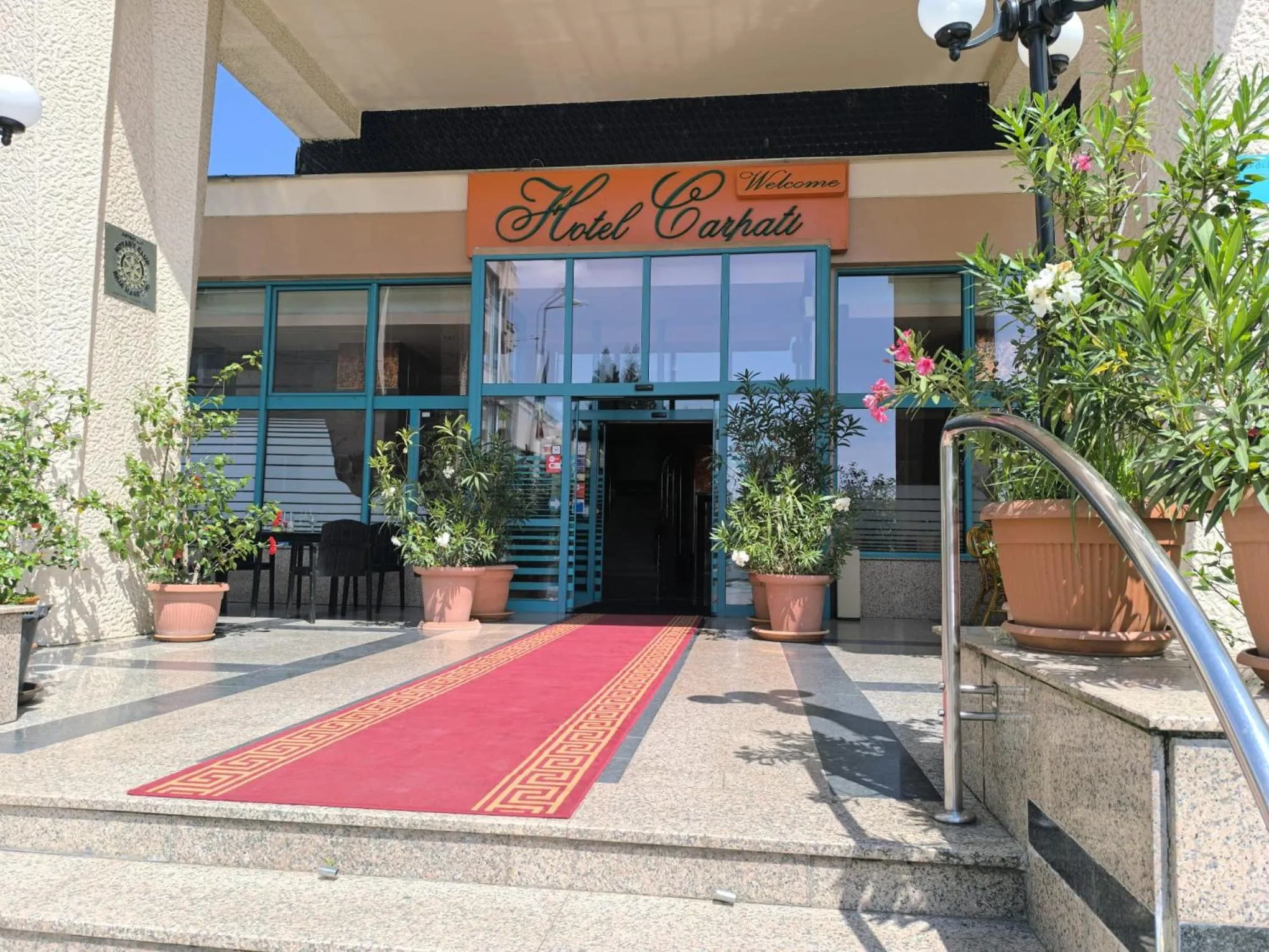 Facade/entrance in Hotel Carpati