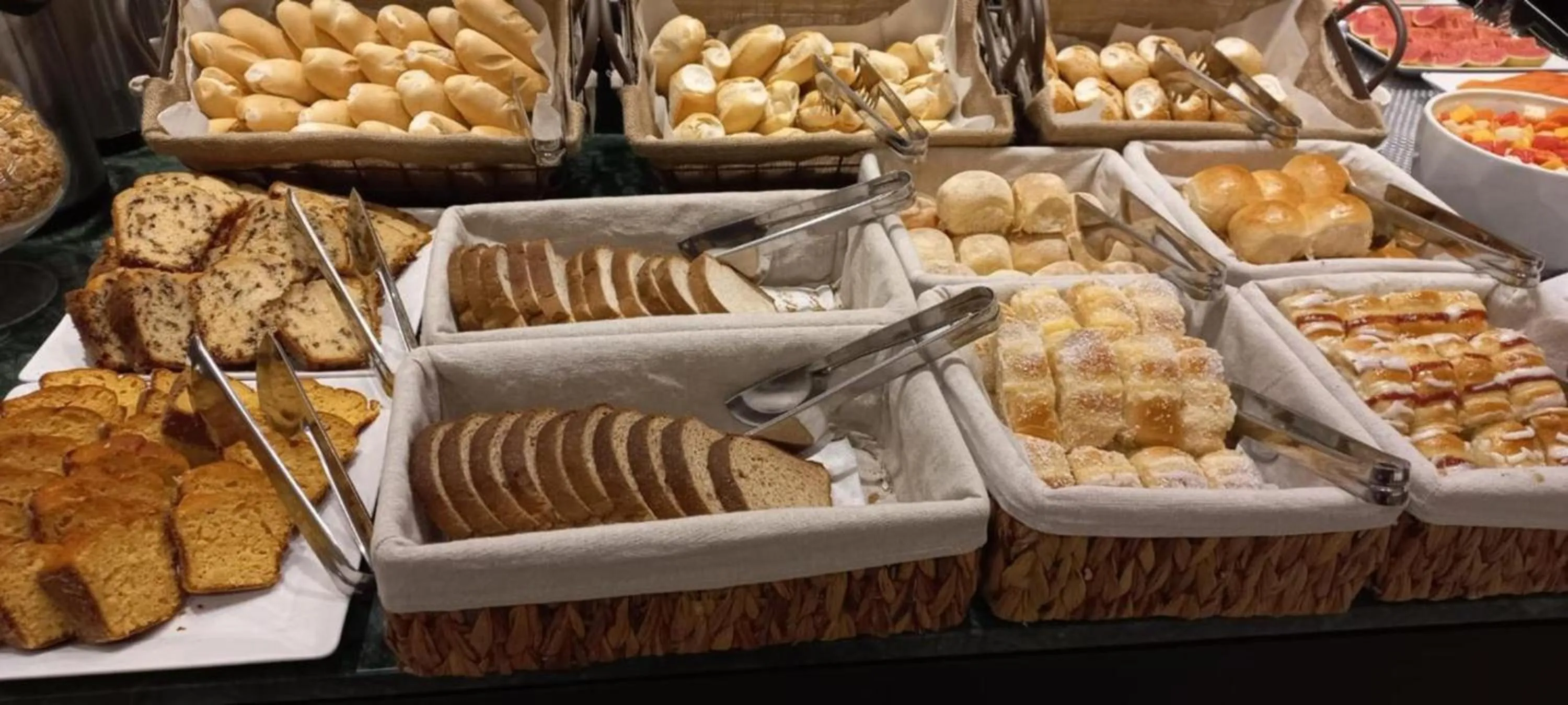 Breakfast in Regency Park Hotel