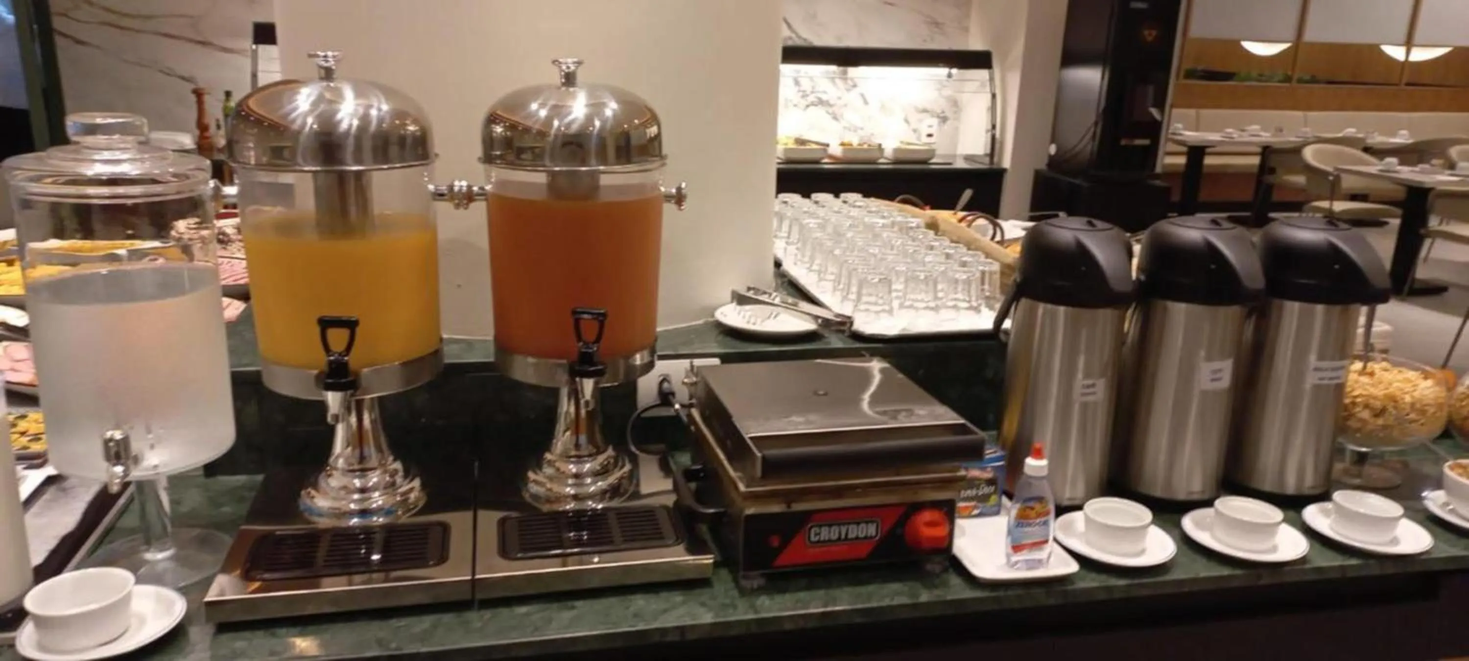 Breakfast in Regency Park Hotel