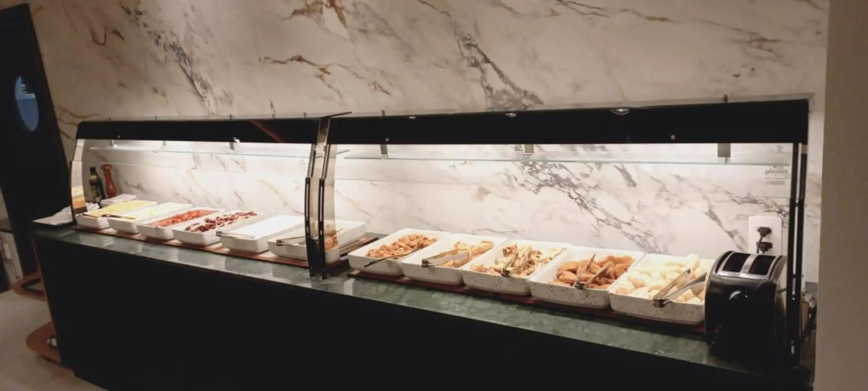 Breakfast in Regency Park Hotel Breakfast in Regency Park Hotel