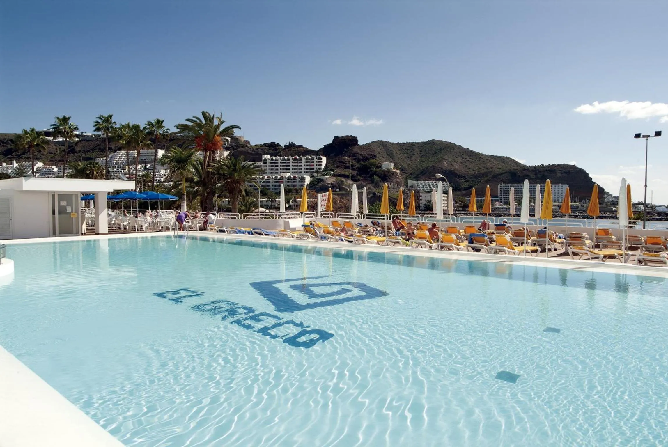 Swimming pool in El Greco