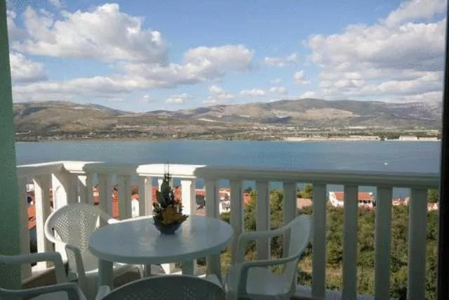 Day in Apartments Villa Bayview