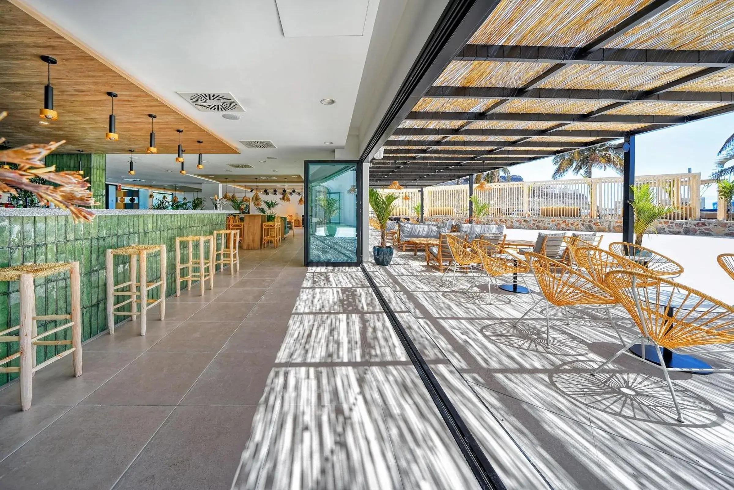 Lounge or bar in H10 Costa Mogán - Adults Only Lounge or bar in H10 Costa Mogán - Adults Only