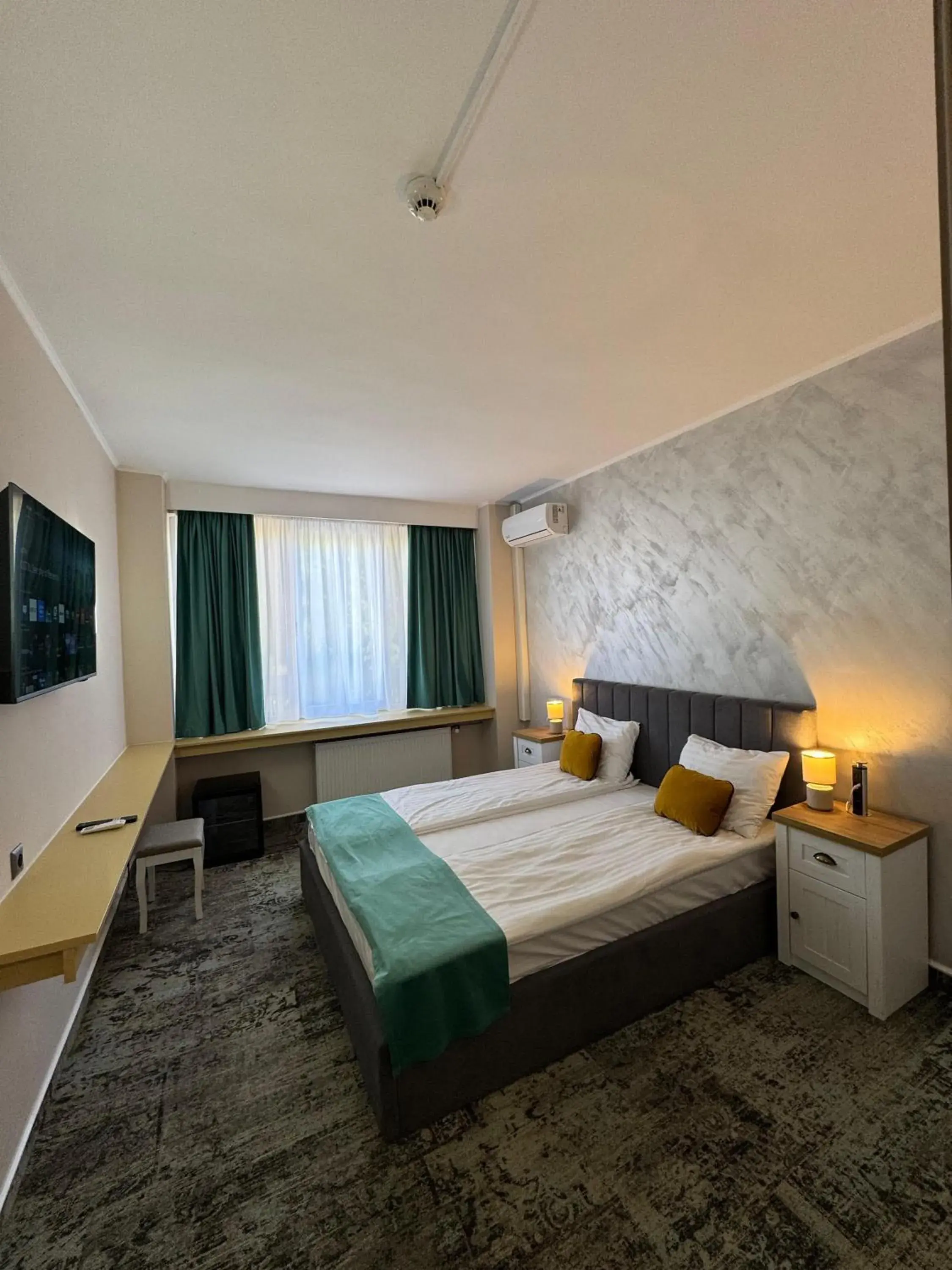 Business Double Room with Gym Access - single occupancy in Hotel Aurora Business Double Room with Gym Access - single occupancy in Hotel Aurora