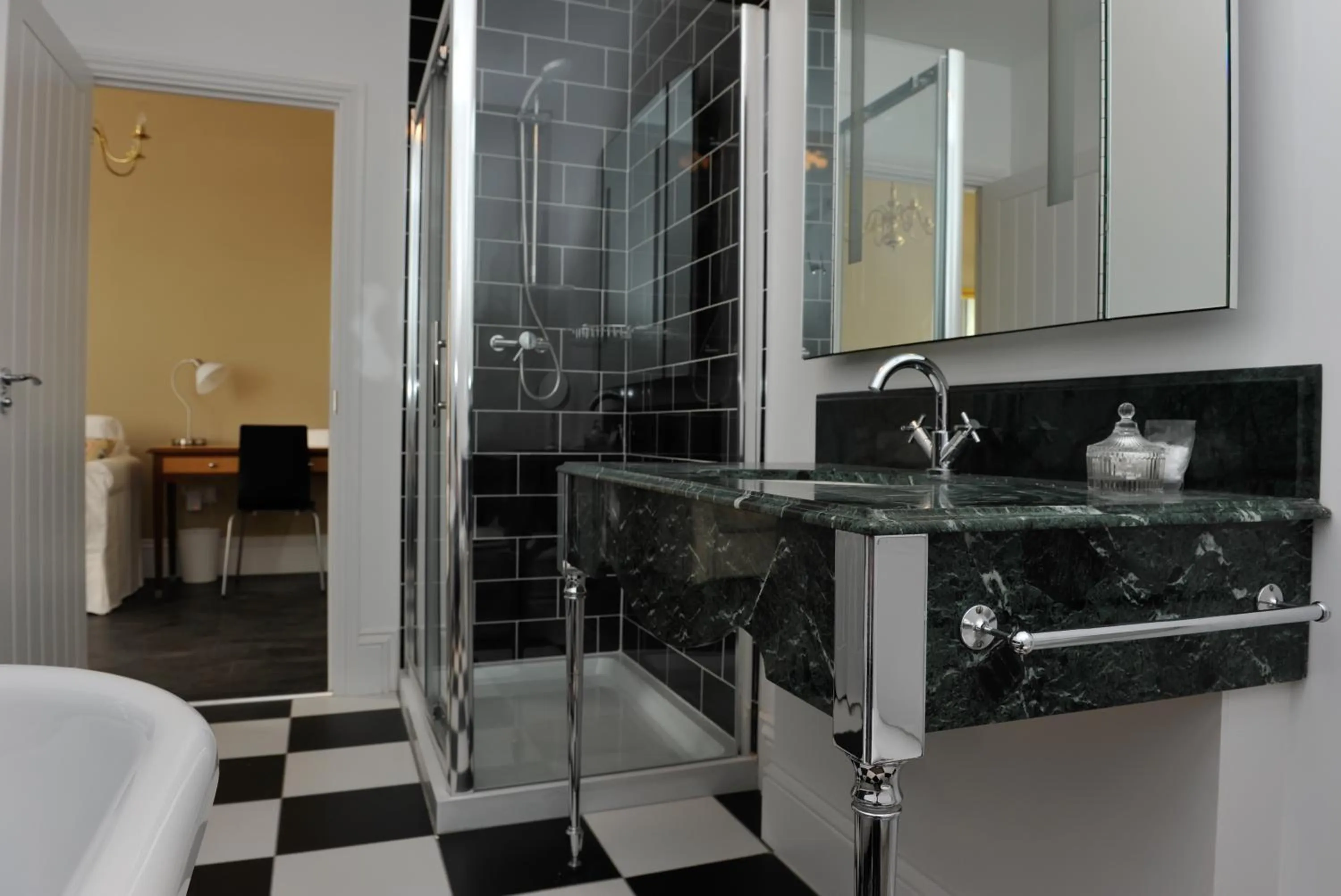 Bathroom in Suenos Guesthouse