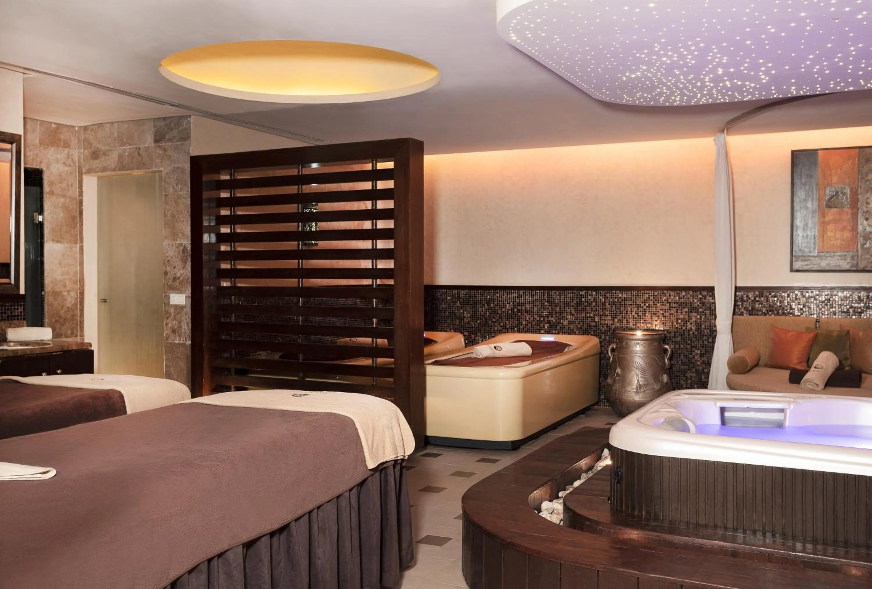 Massage, Bed in Mövenpick Resort & Marine Spa Sousse