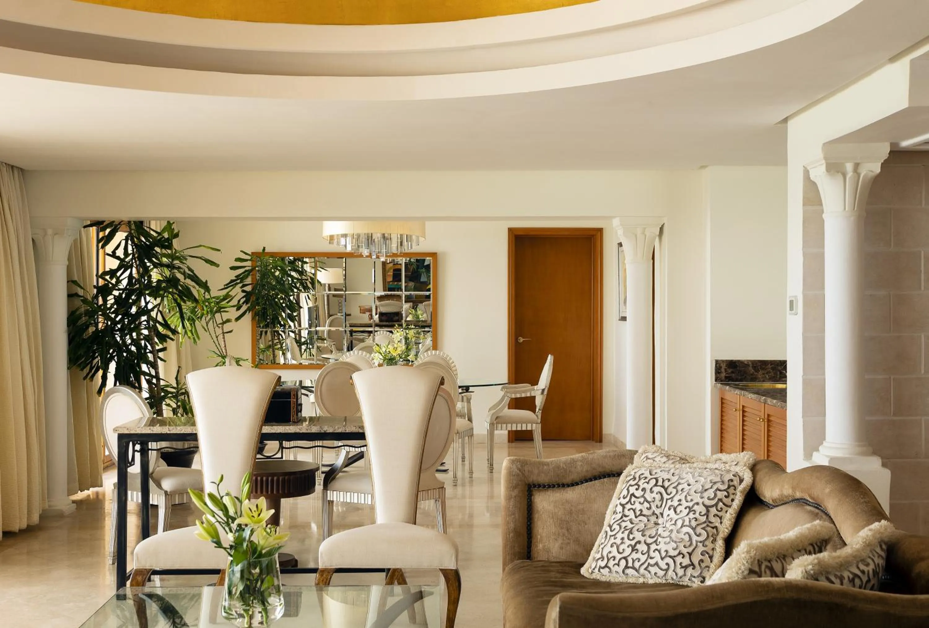 Living room in Mövenpick Resort & Marine Spa Sousse