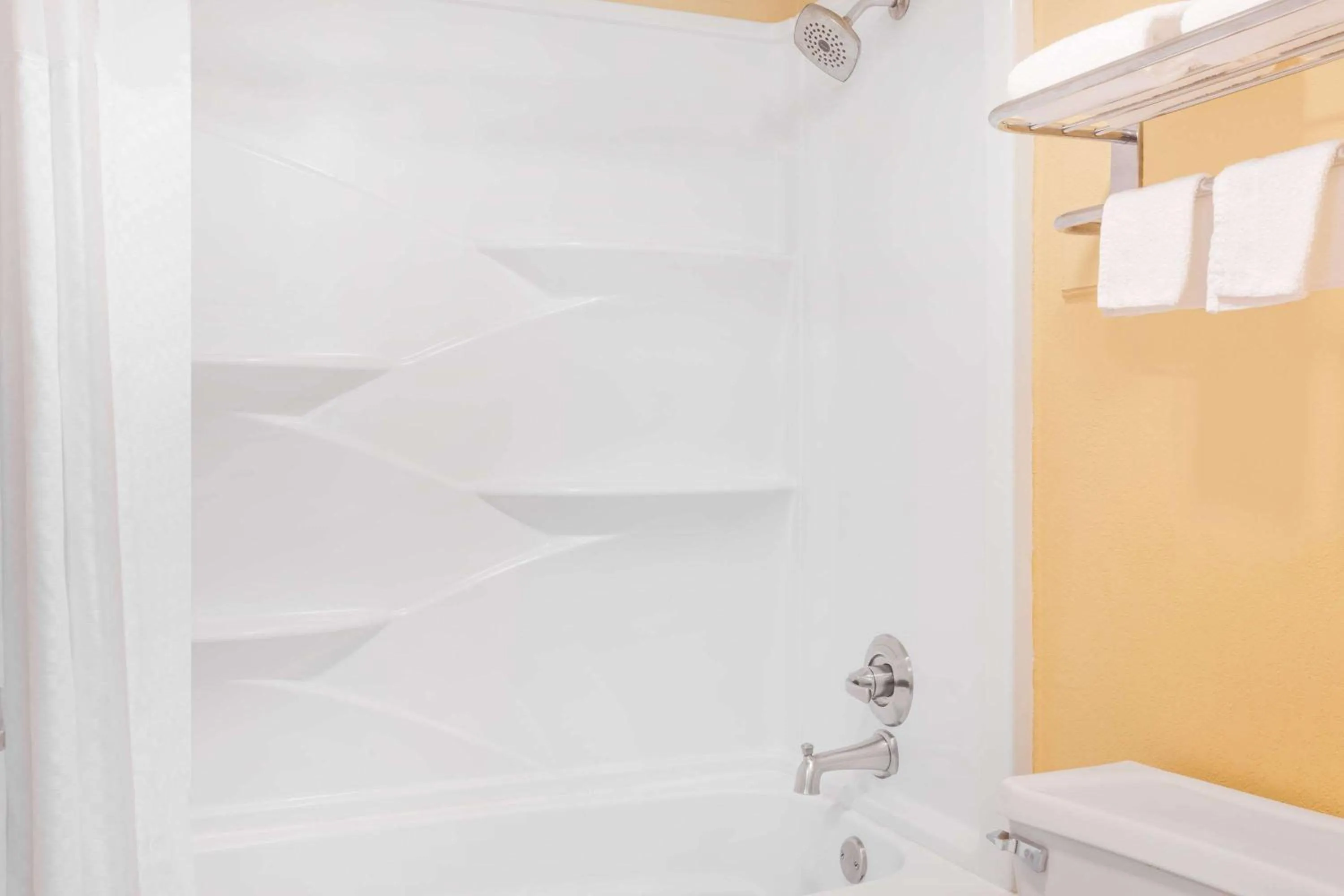 Bathroom in Regency Inn & Suites-Hamilton Place