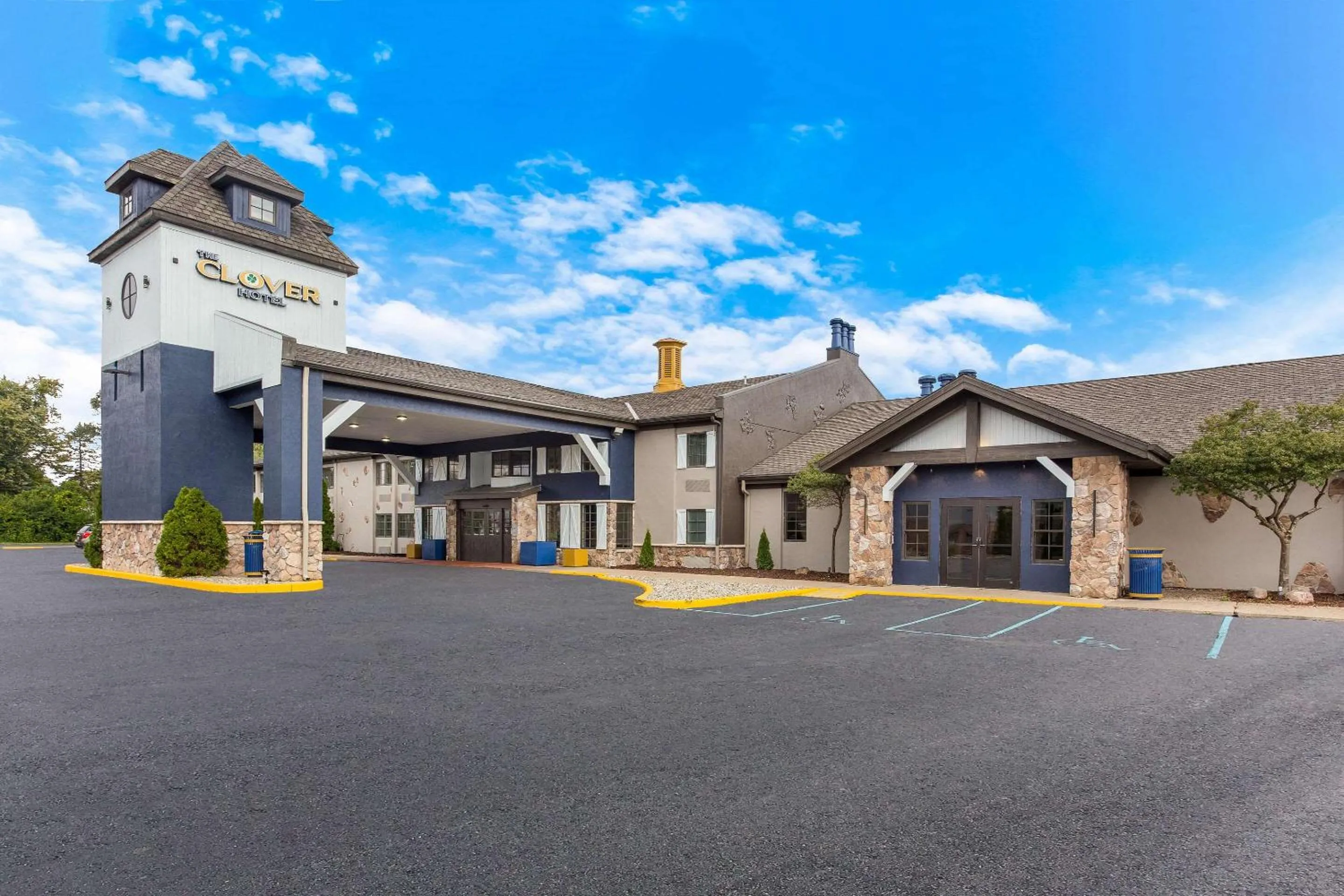 Property building in Wingate by Wyndham South Bend - Notre Dame