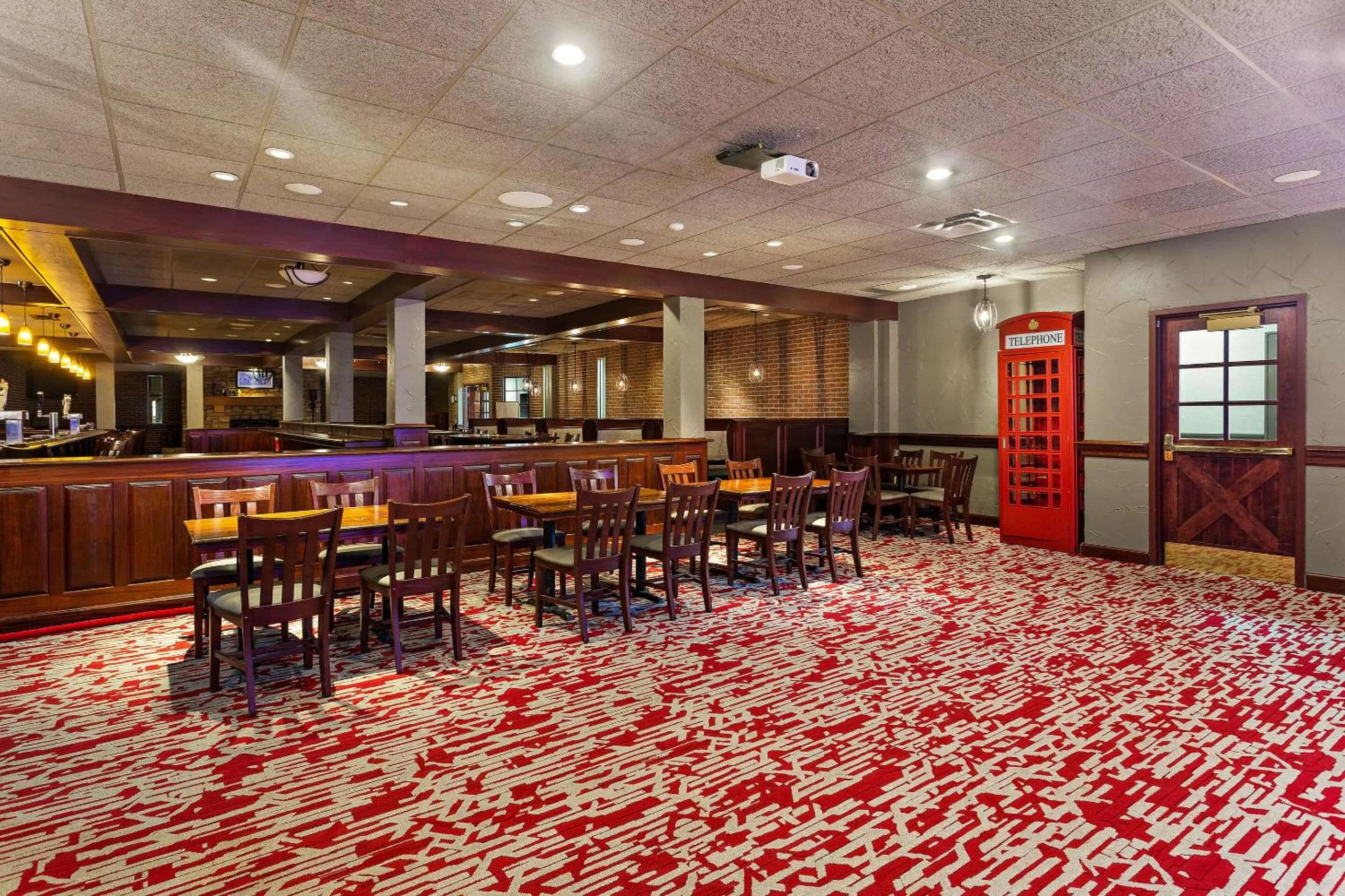 Restaurant/places to eat in Wingate by Wyndham South Bend - Notre Dame