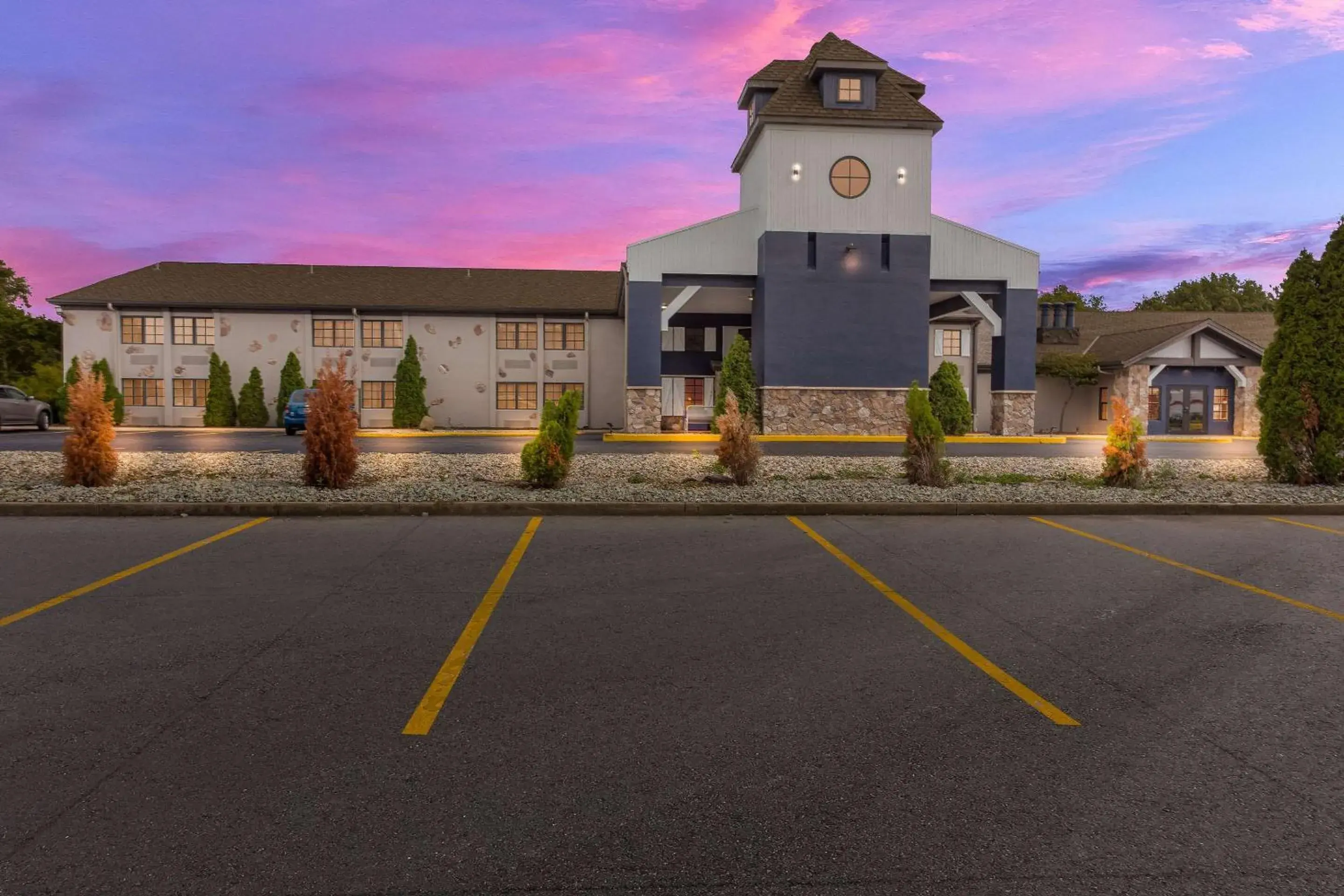 Property building in Wingate by Wyndham South Bend - Notre Dame Property building in Wingate by Wyndham South Bend - Notre Dame