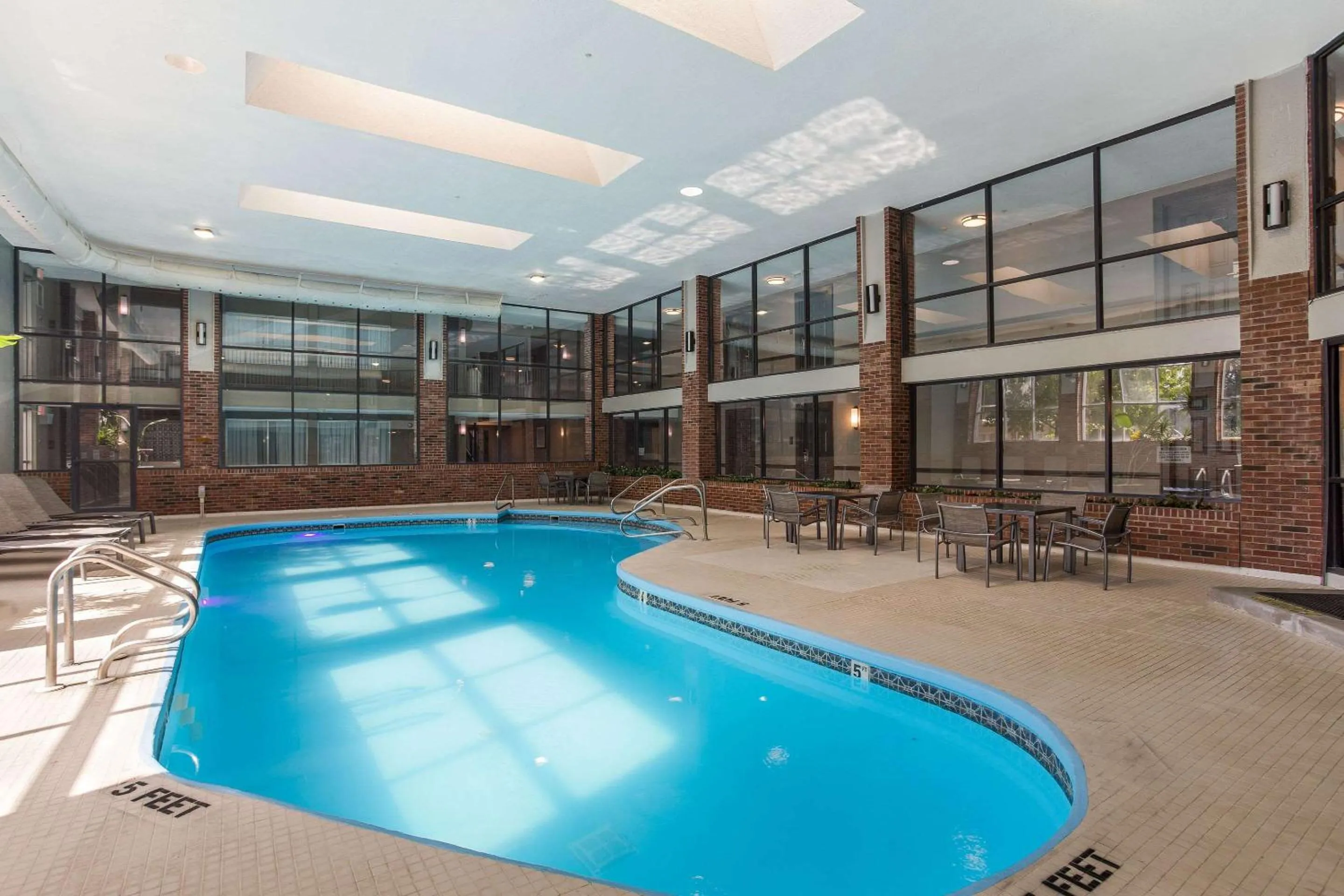 Swimming pool in Wingate by Wyndham South Bend - Notre Dame