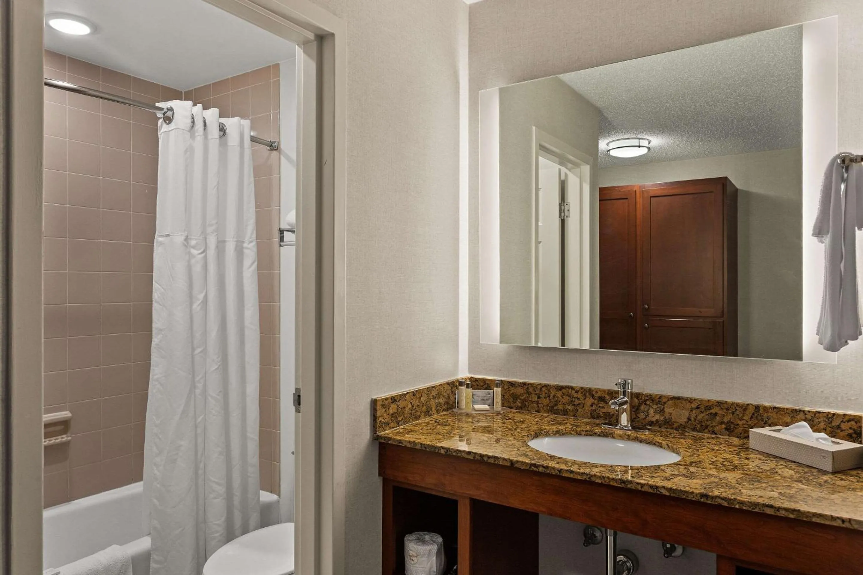 Bathroom in Wingate by Wyndham South Bend - Notre Dame