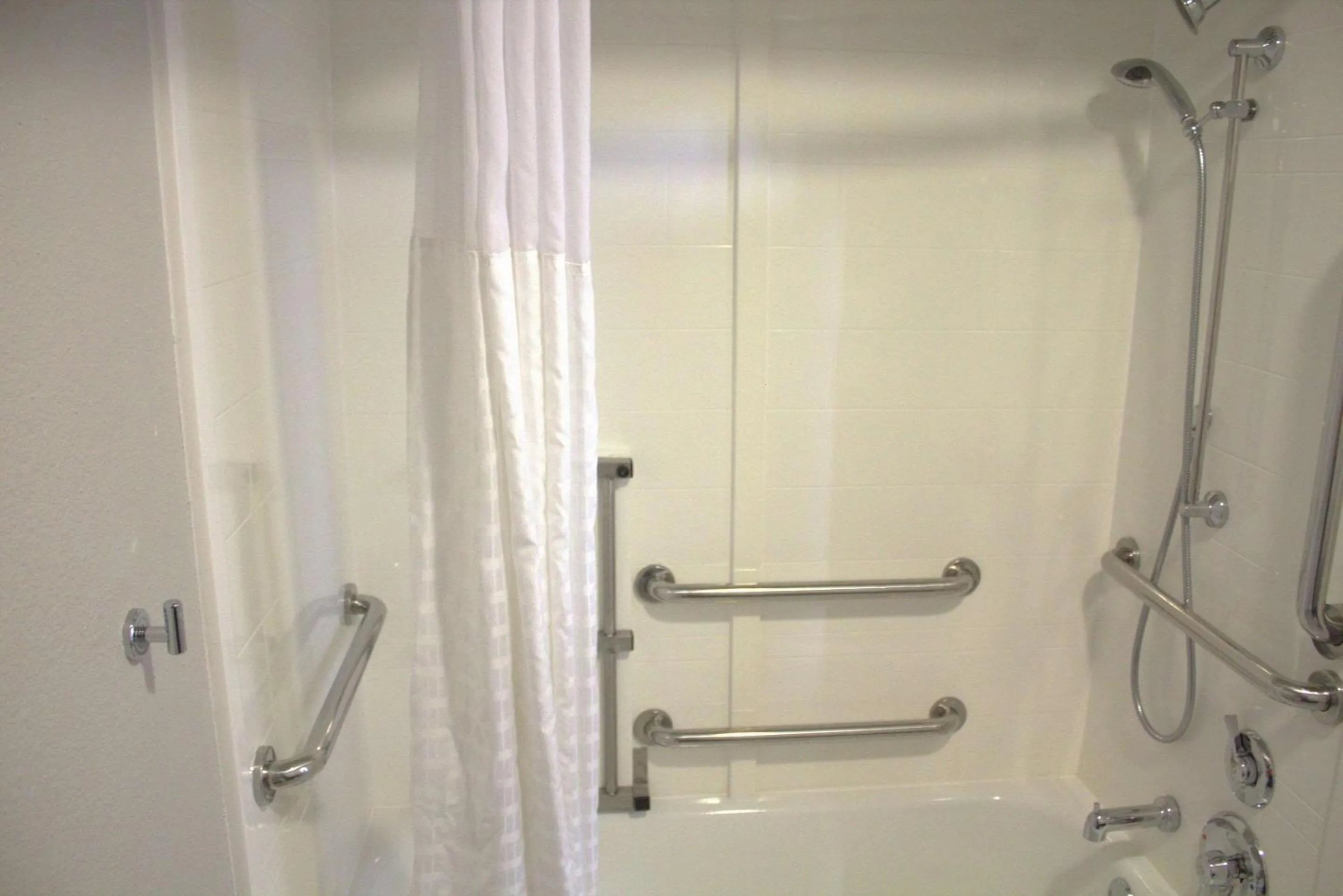 Bedroom in Clarion Pointe Statesville