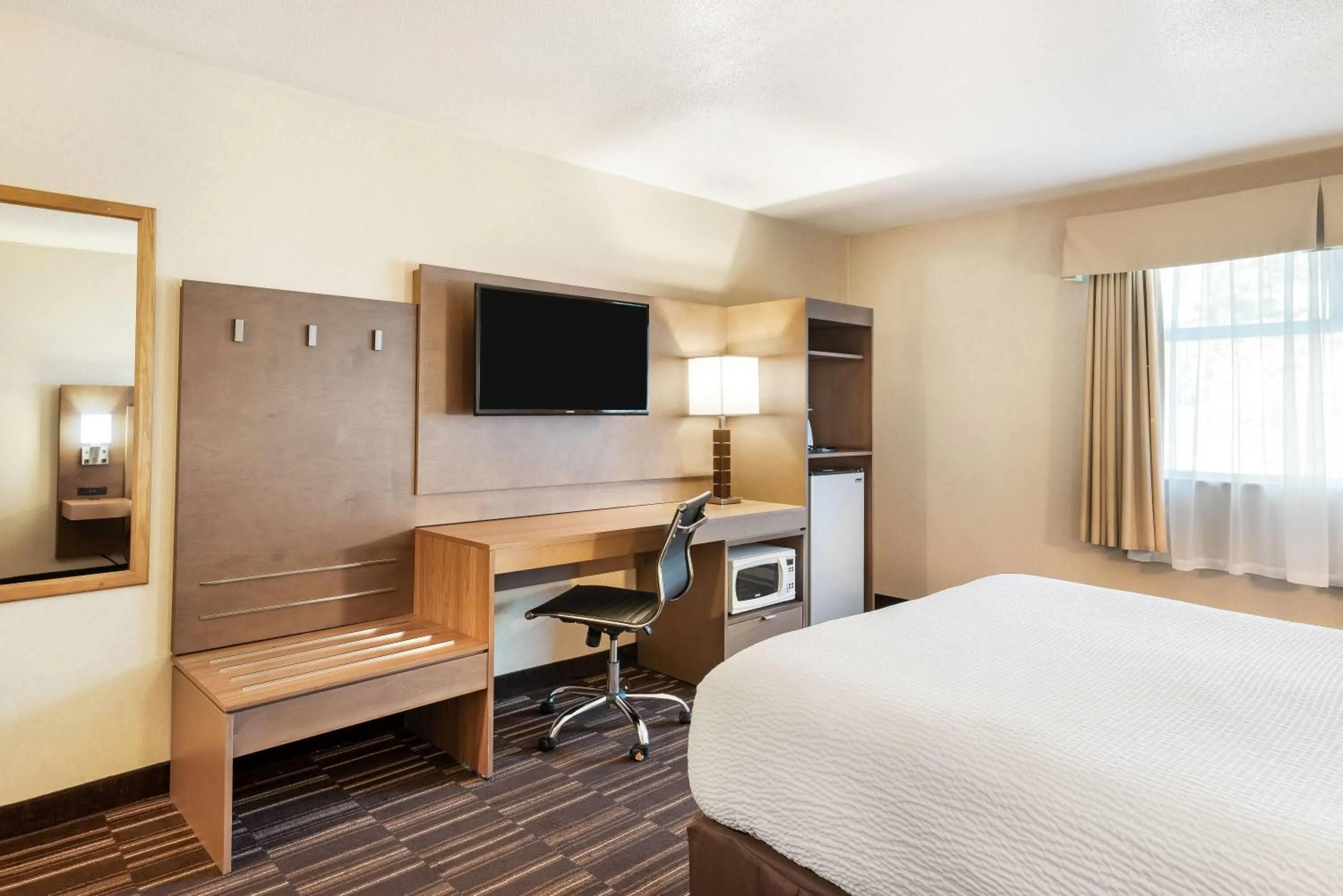 Bed in Days Inn by Wyndham Nanaimo