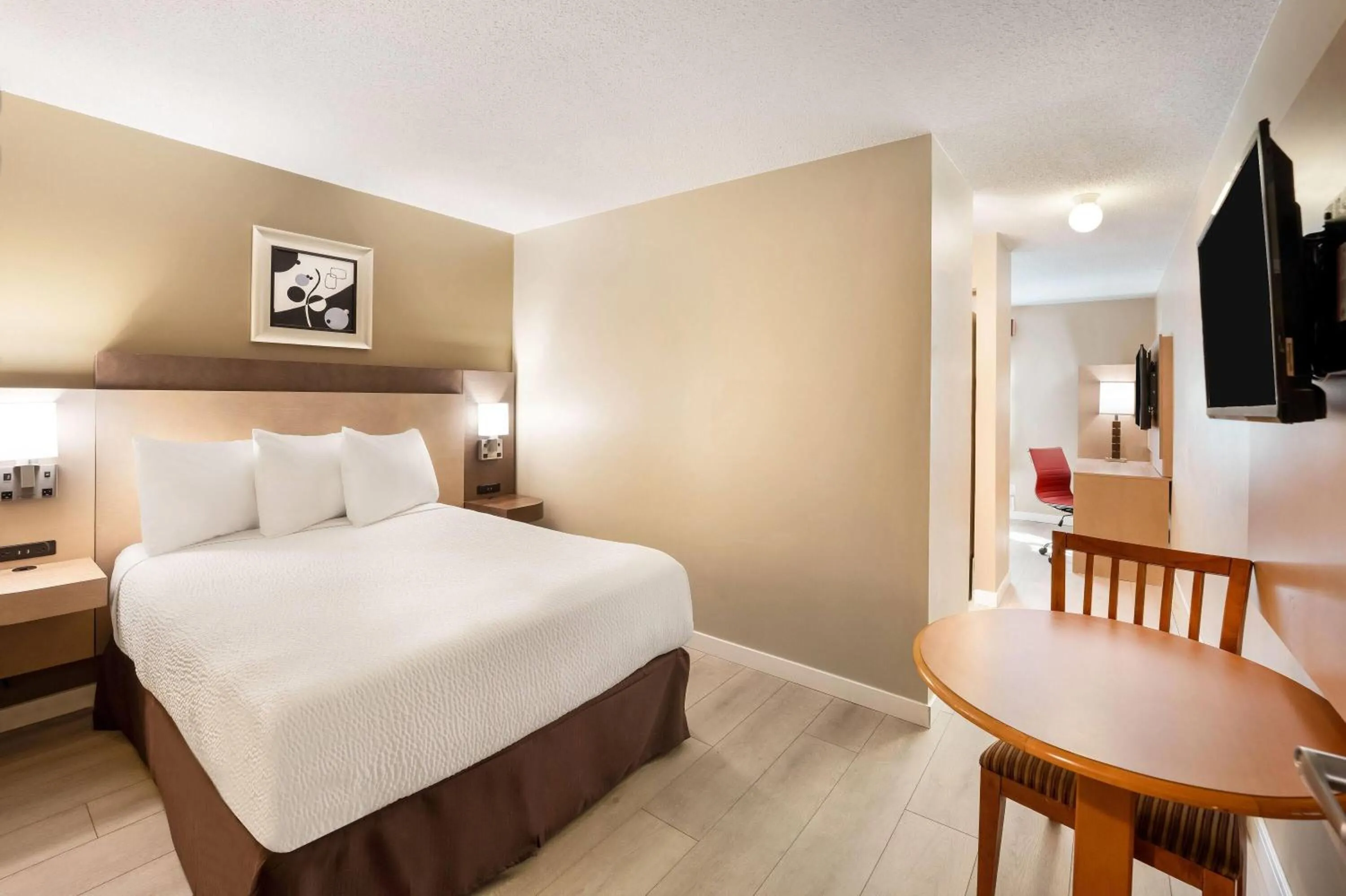 Bed in Days Inn by Wyndham Nanaimo