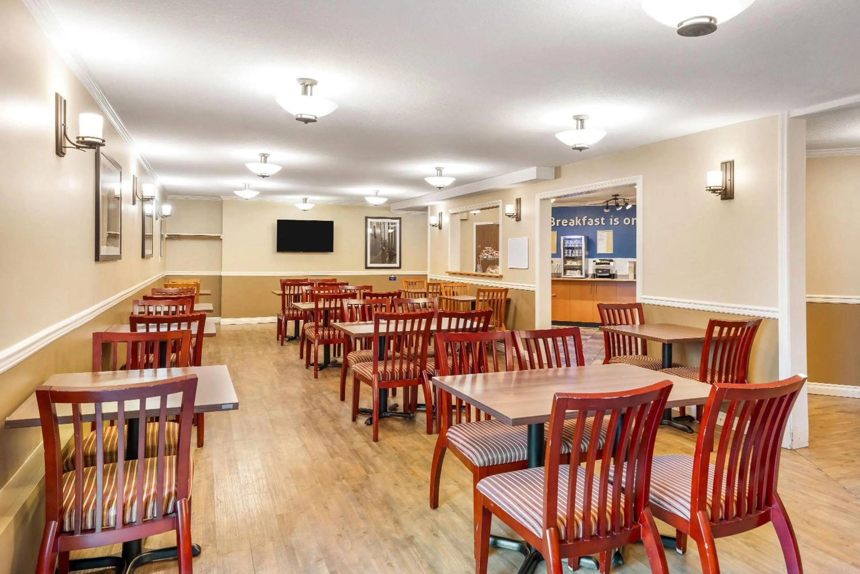 Restaurant/places to eat in Days Inn by Wyndham Nanaimo