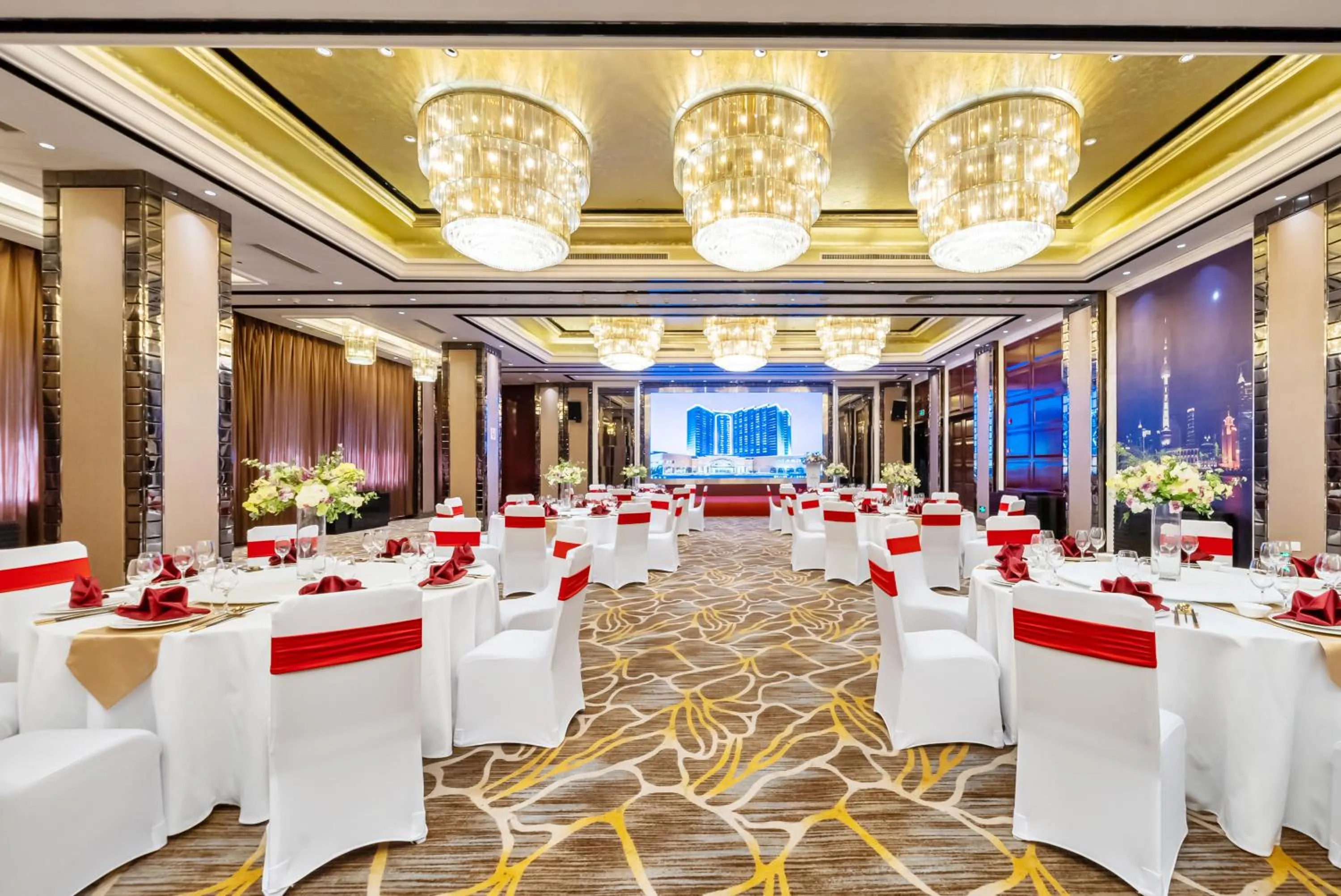 Banquet/Function facilities in GuangDong Hotel Shanghai - Free Self-service Laundry