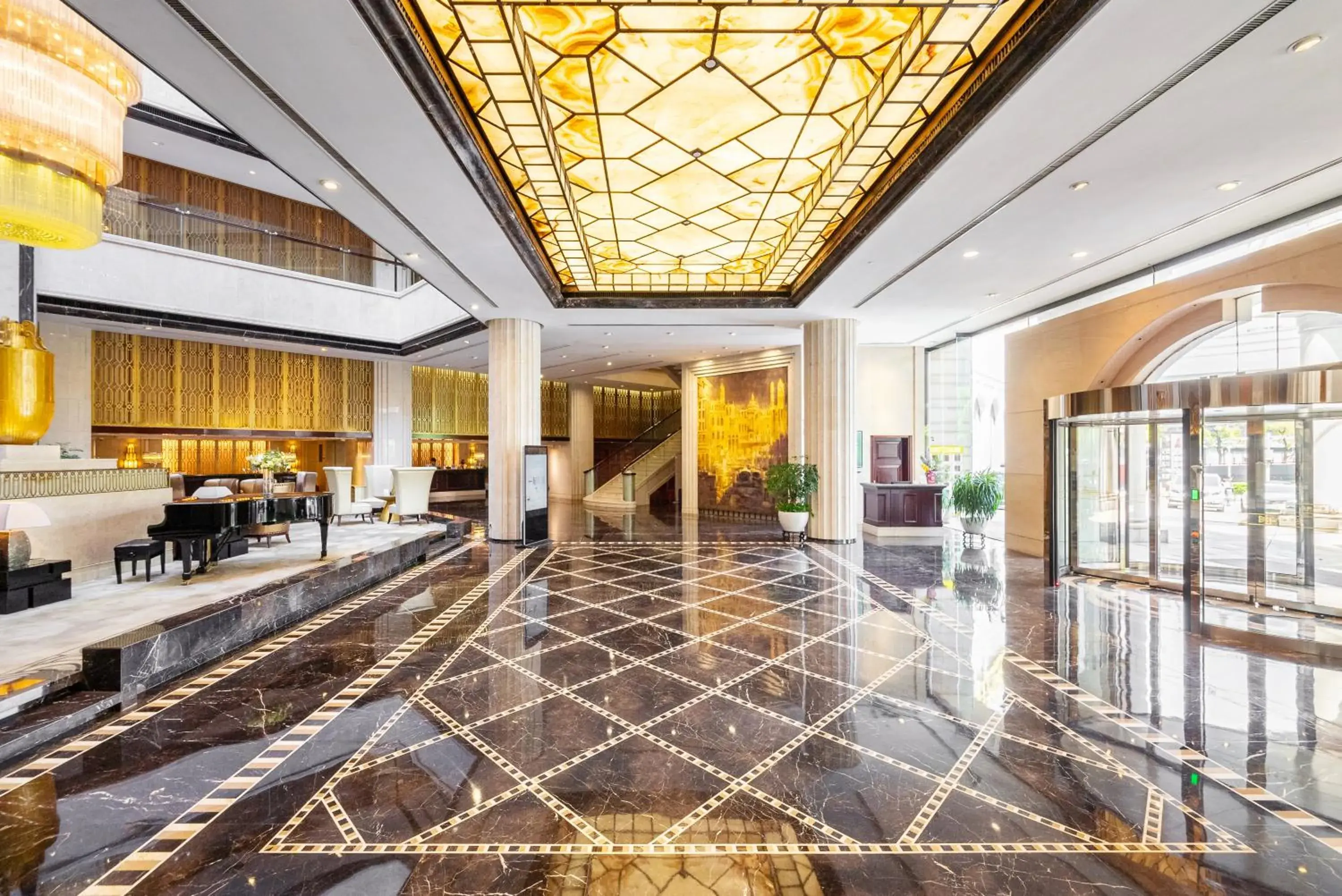 Lobby or reception in GuangDong Hotel Shanghai Lobby or reception in GuangDong Hotel Shanghai