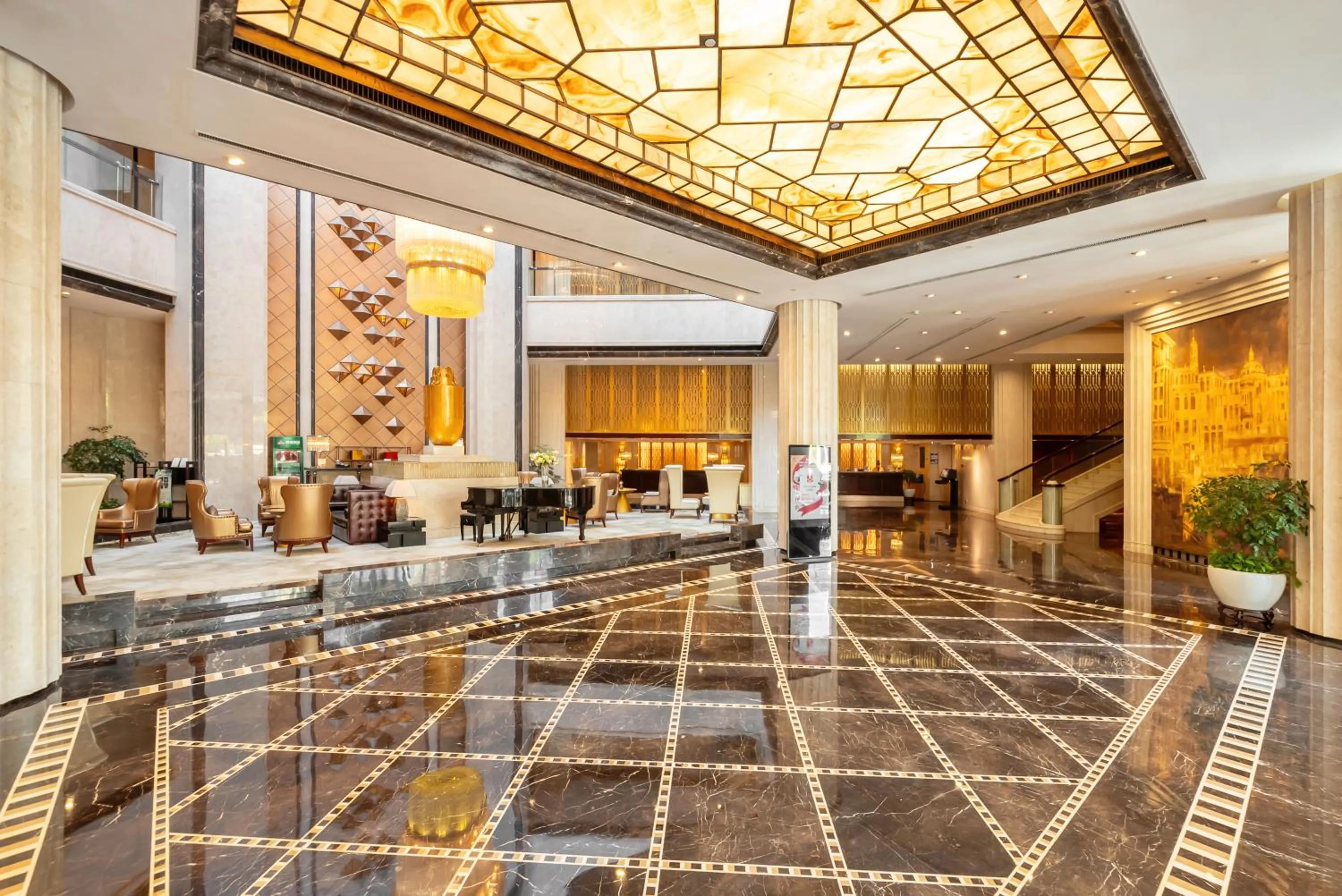 Lobby or reception in GuangDong Hotel Shanghai - Free Self-service Laundry