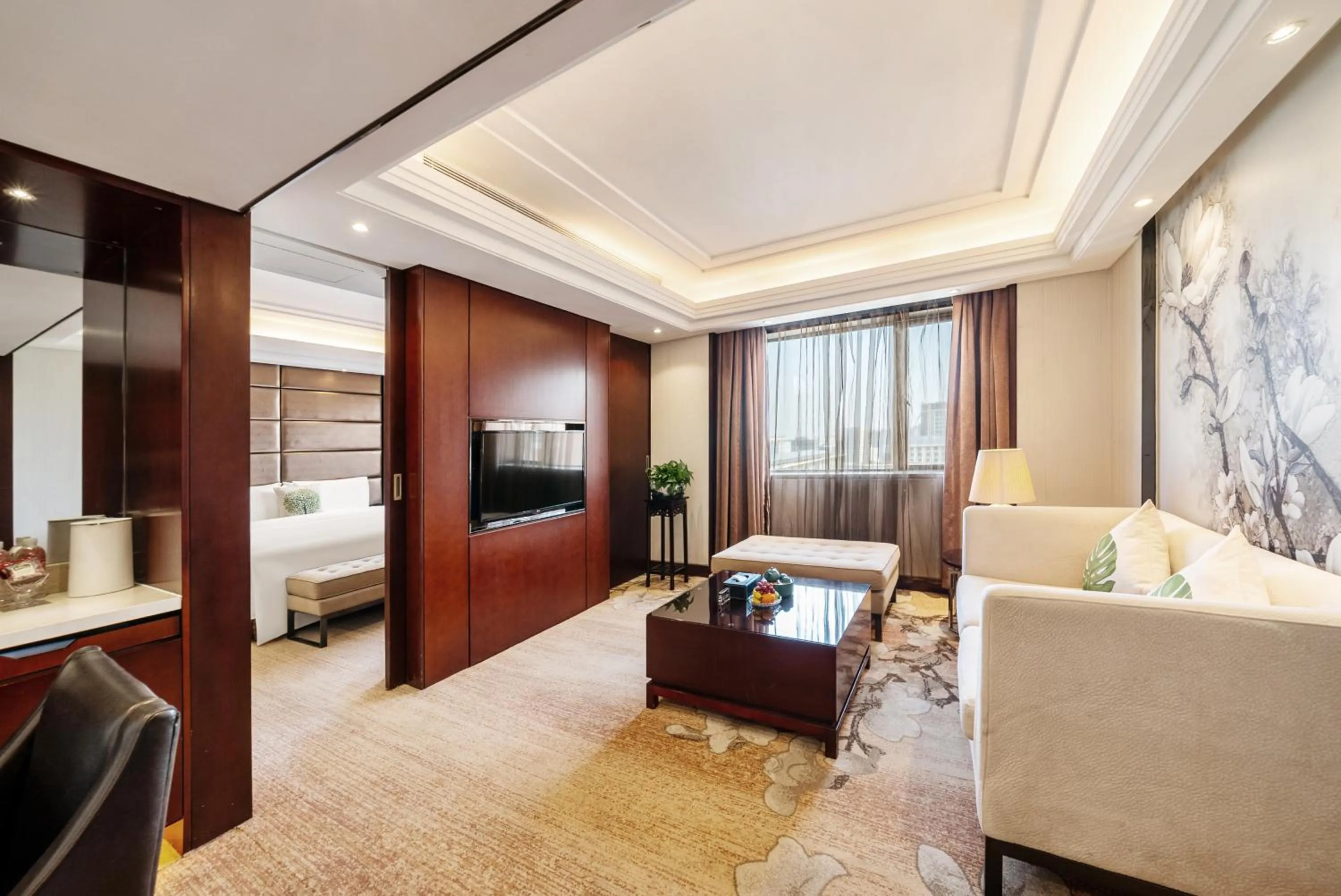 Living room, Bed in GuangDong Hotel Shanghai - Free Self-service Laundry