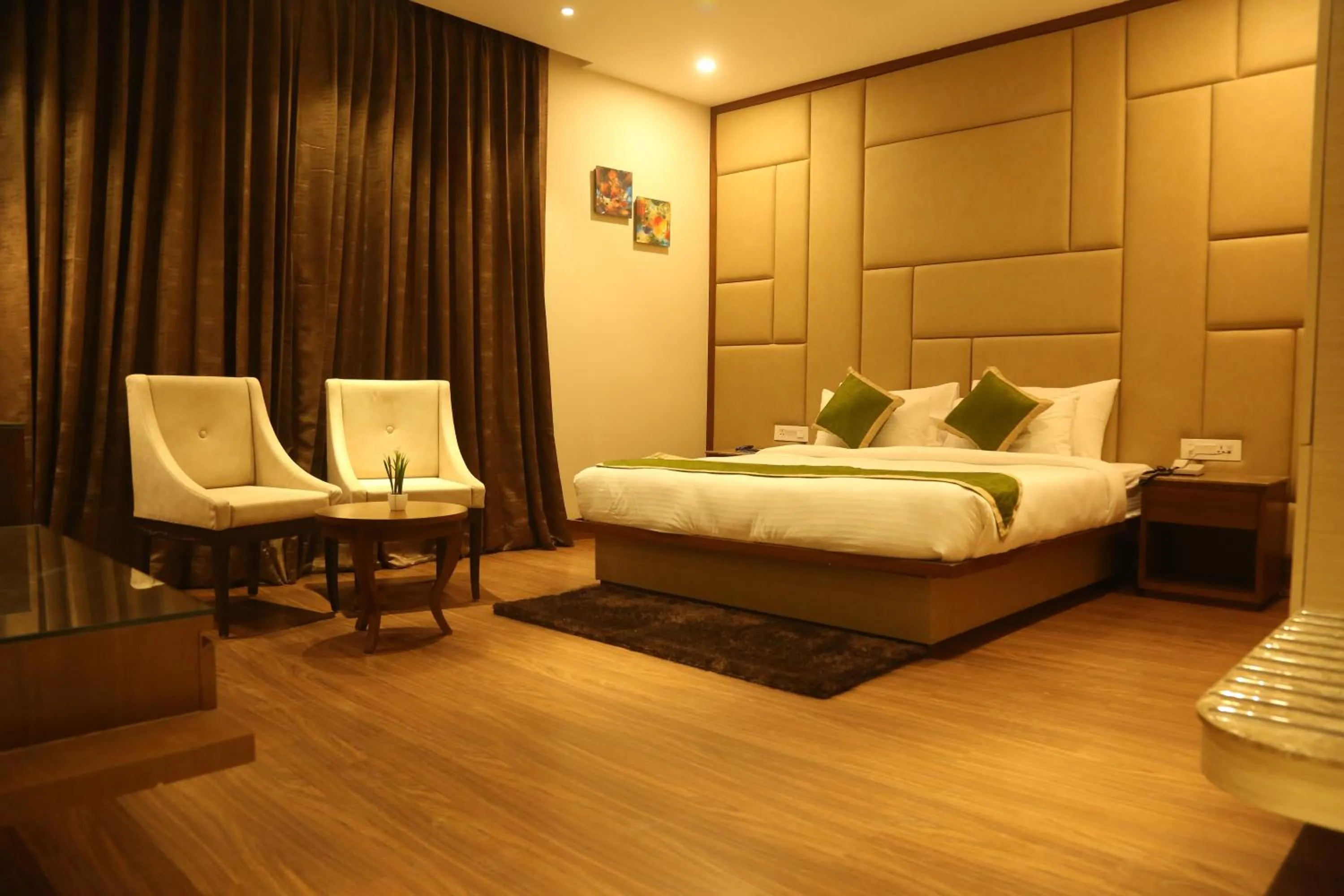 Standard King Room with 20% discount on food in Maple Grand