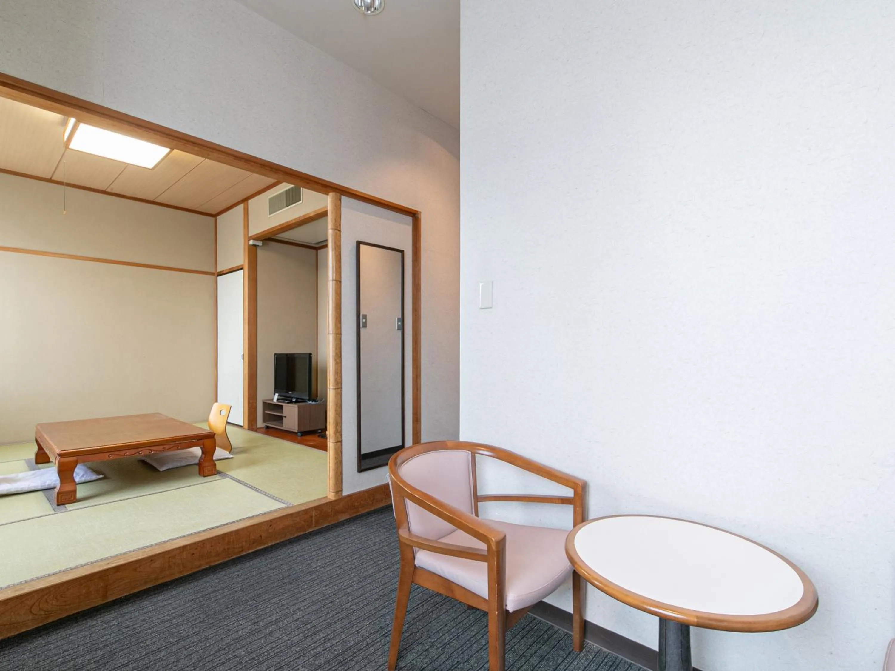 TV and multimedia in Hotel Verfort Hyuga