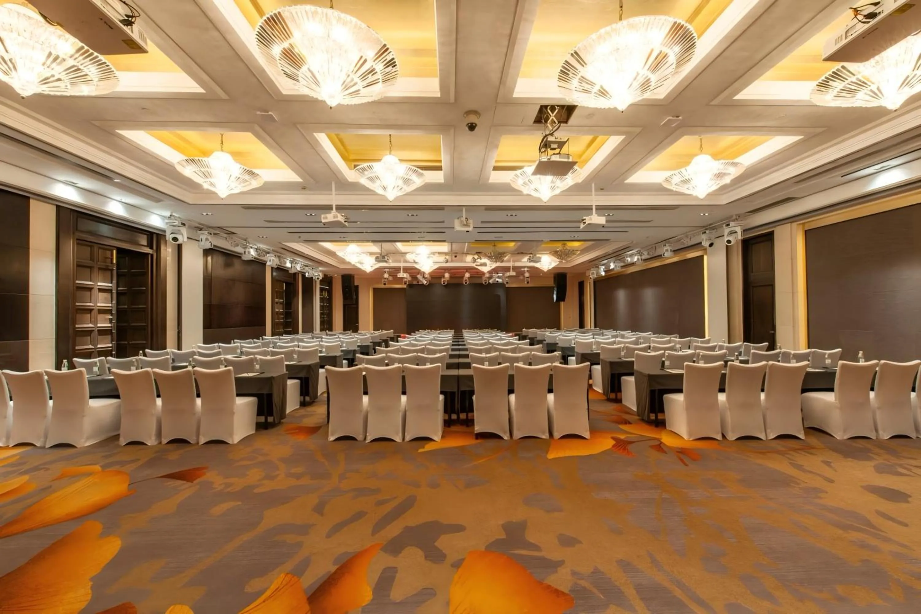 Banquet/Function facilities in Shanghai Baixia Pagoda Hotel