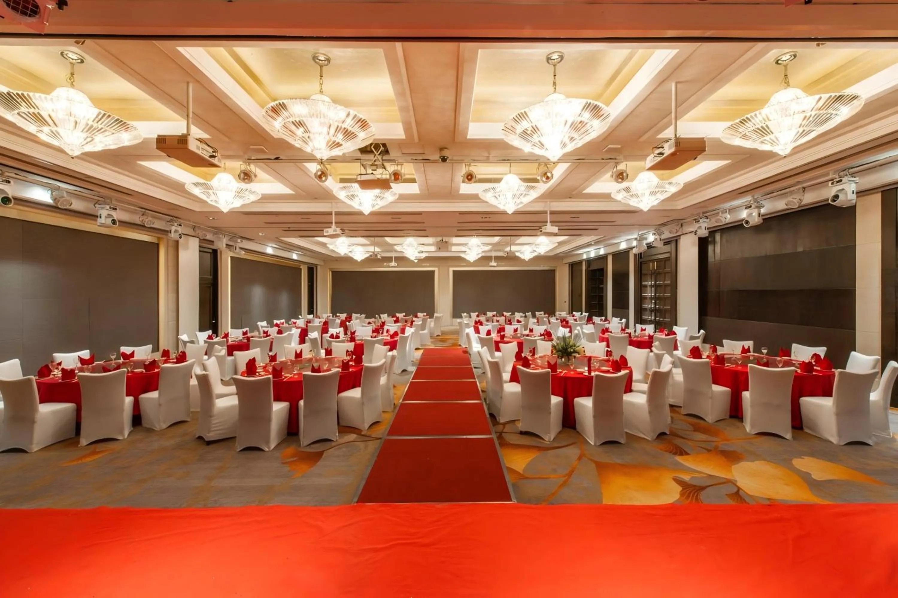 Banquet/Function facilities in Shanghai Baixia Pagoda Hotel
