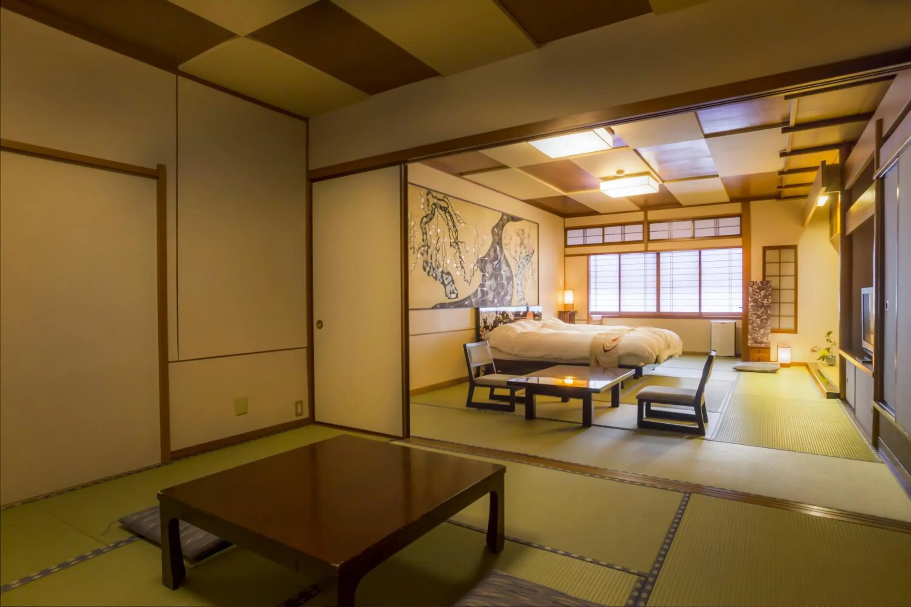 Superior Twin Room with Tatami Floor - Breakfast and Seasonal Kaiseki Dinner Included in Kinosaki Onsen Hanakouji Saigetsu Superior Twin Room with Tatami Floor - Breakfast and Seasonal Kaiseki Dinner Included in Kinosaki Onsen Hanakouji Saigetsu