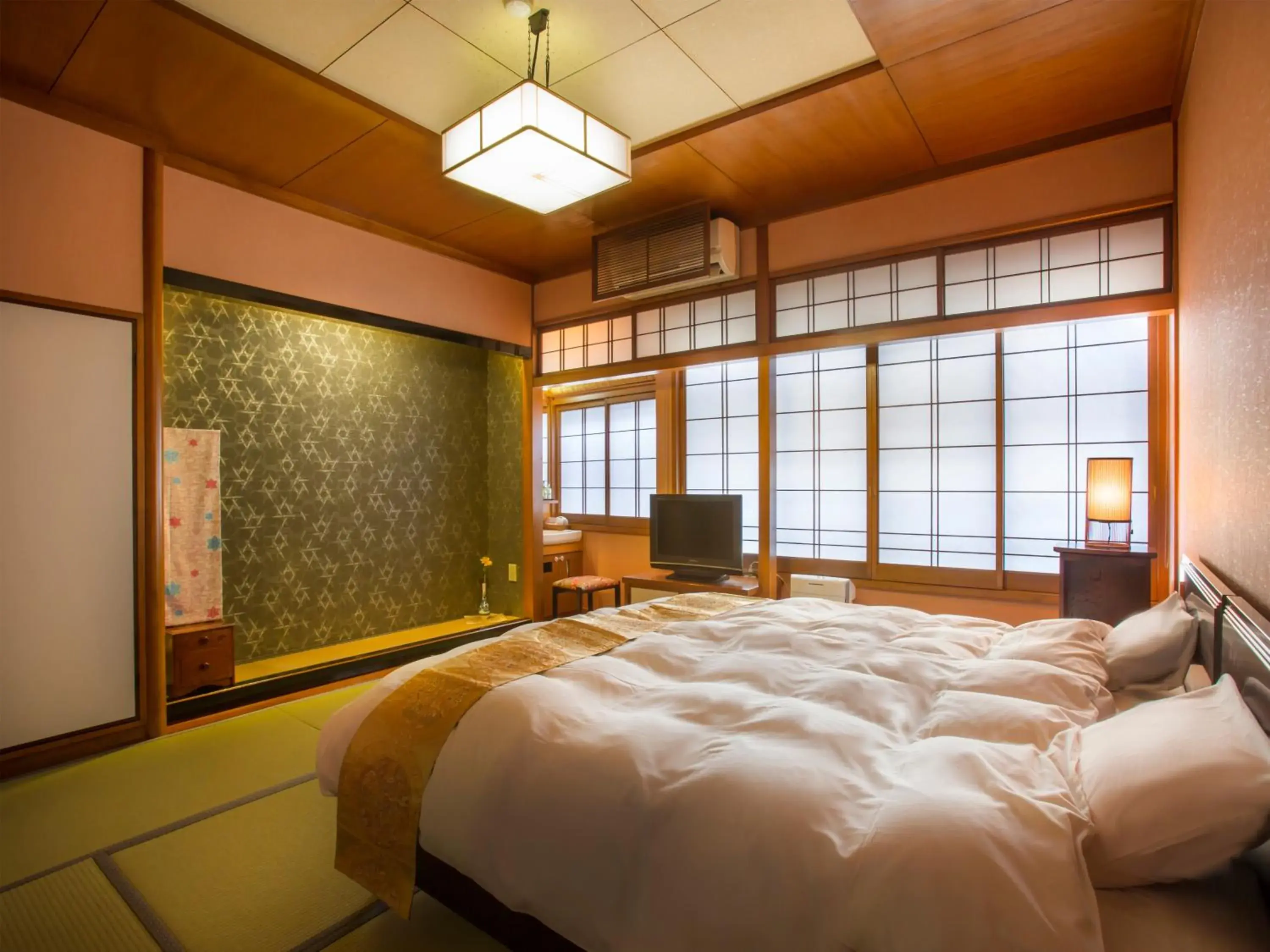 Photo of the whole room, Bed in Kinosaki Onsen Hanakouji Saigetsu Photo of the whole room, Bed in Kinosaki Onsen Hanakouji Saigetsu