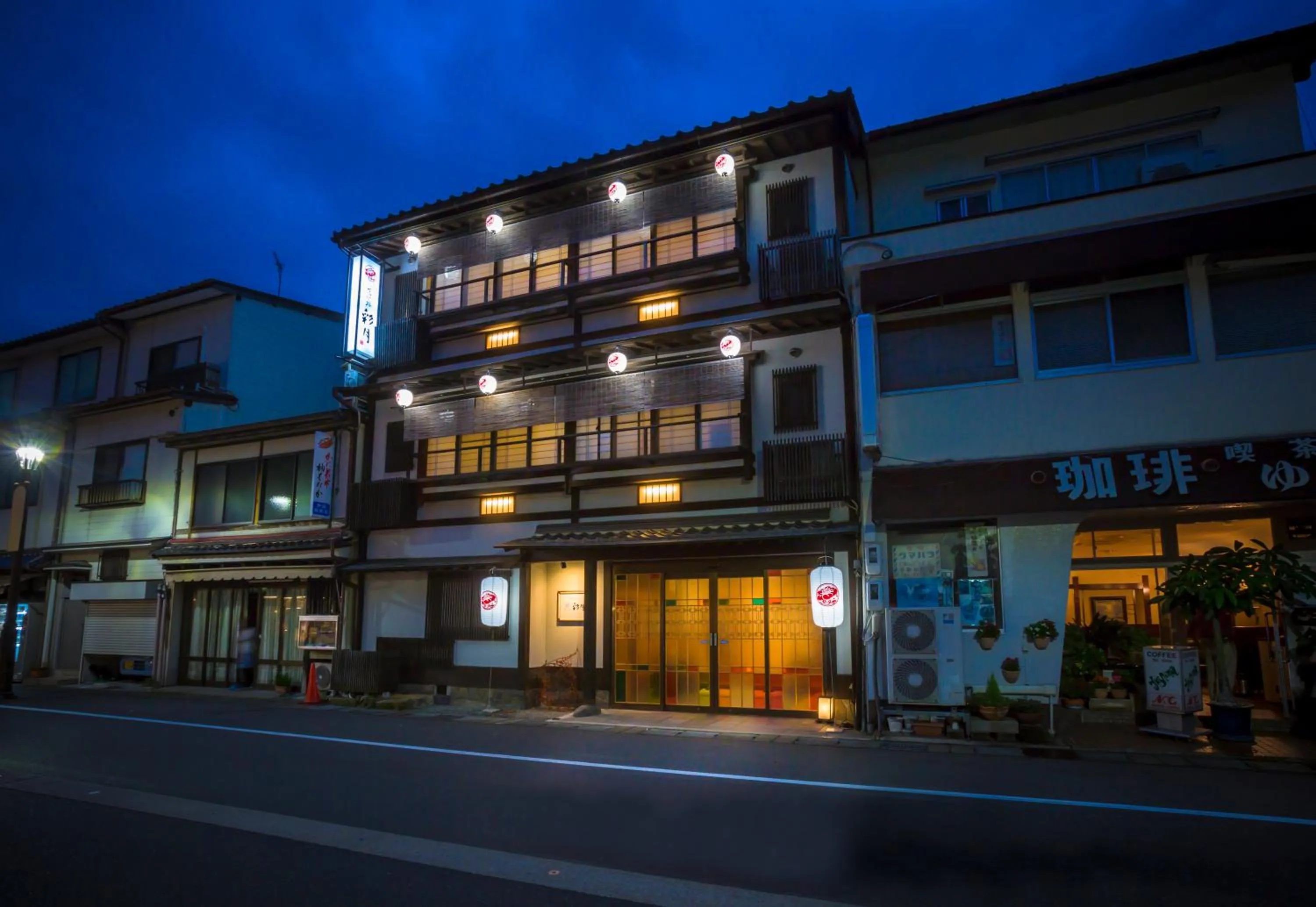 Facade/entrance in Kinosaki Onsen Hanakouji Saigetsu