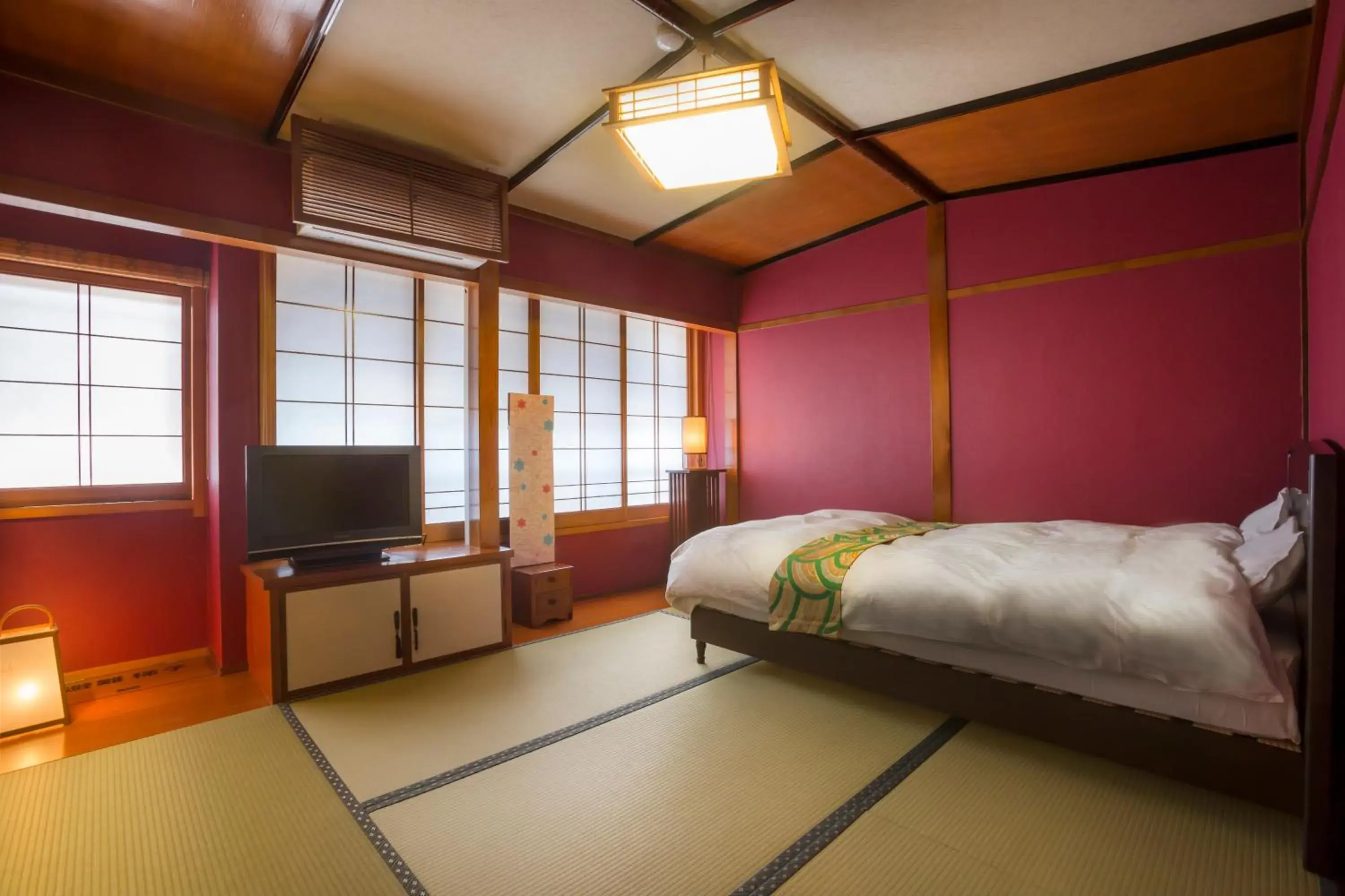 Japanese-Style Double Room with Tatami Floor - Breakfast and Seasonal Kaiseki Dinner Included in Kinosaki Onsen Hanakouji Saigetsu Japanese-Style Double Room with Tatami Floor - Breakfast and Seasonal Kaiseki Dinner Included in Kinosaki Onsen Hanakouji Saigetsu