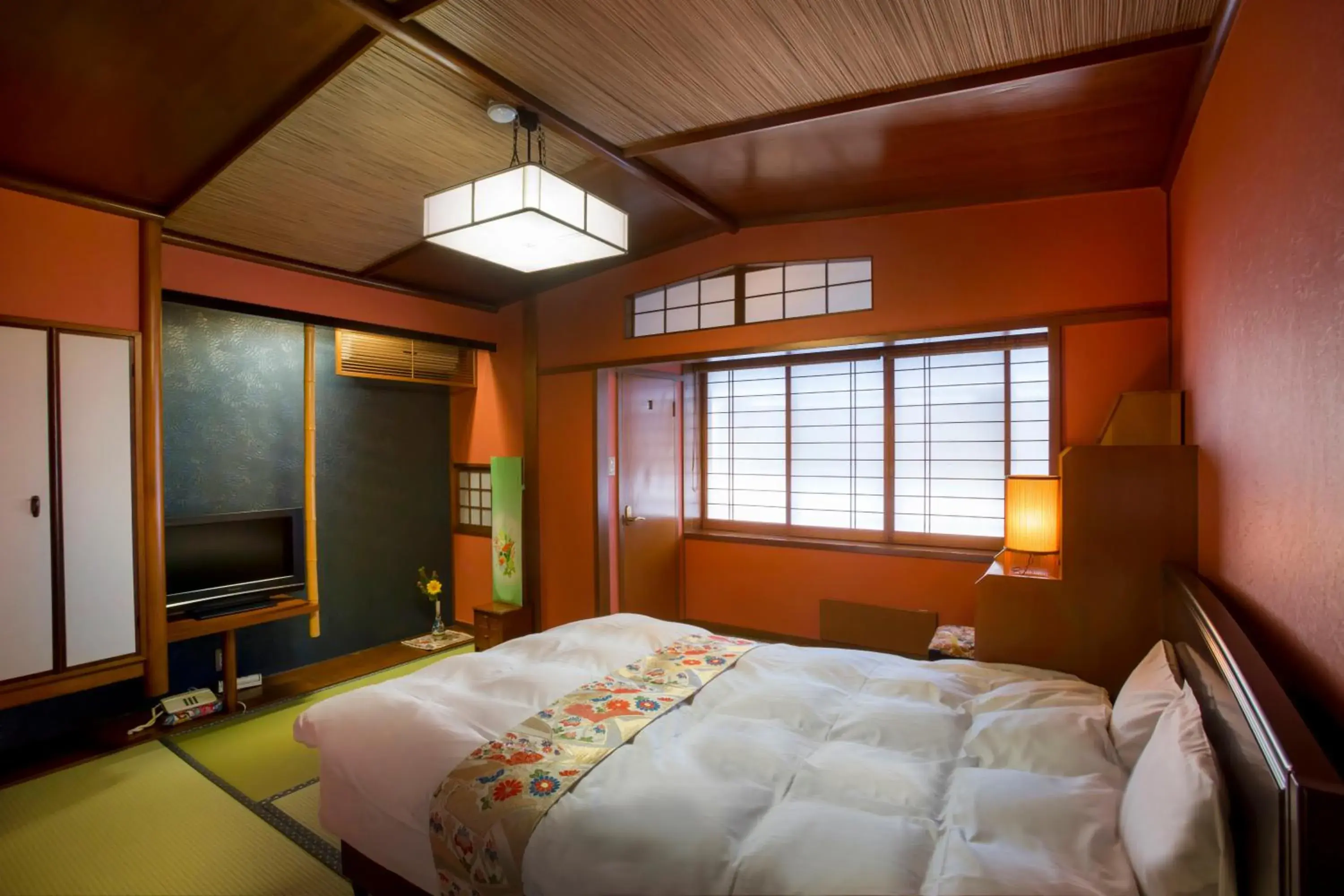 Japanese-Style Double Room with Tatami Floor - Breakfast and Seasonal Kaiseki Dinner Included in Kinosaki Onsen Hanakouji Saigetsu Japanese-Style Double Room with Tatami Floor - Breakfast and Seasonal Kaiseki Dinner Included in Kinosaki Onsen Hanakouji Saigetsu