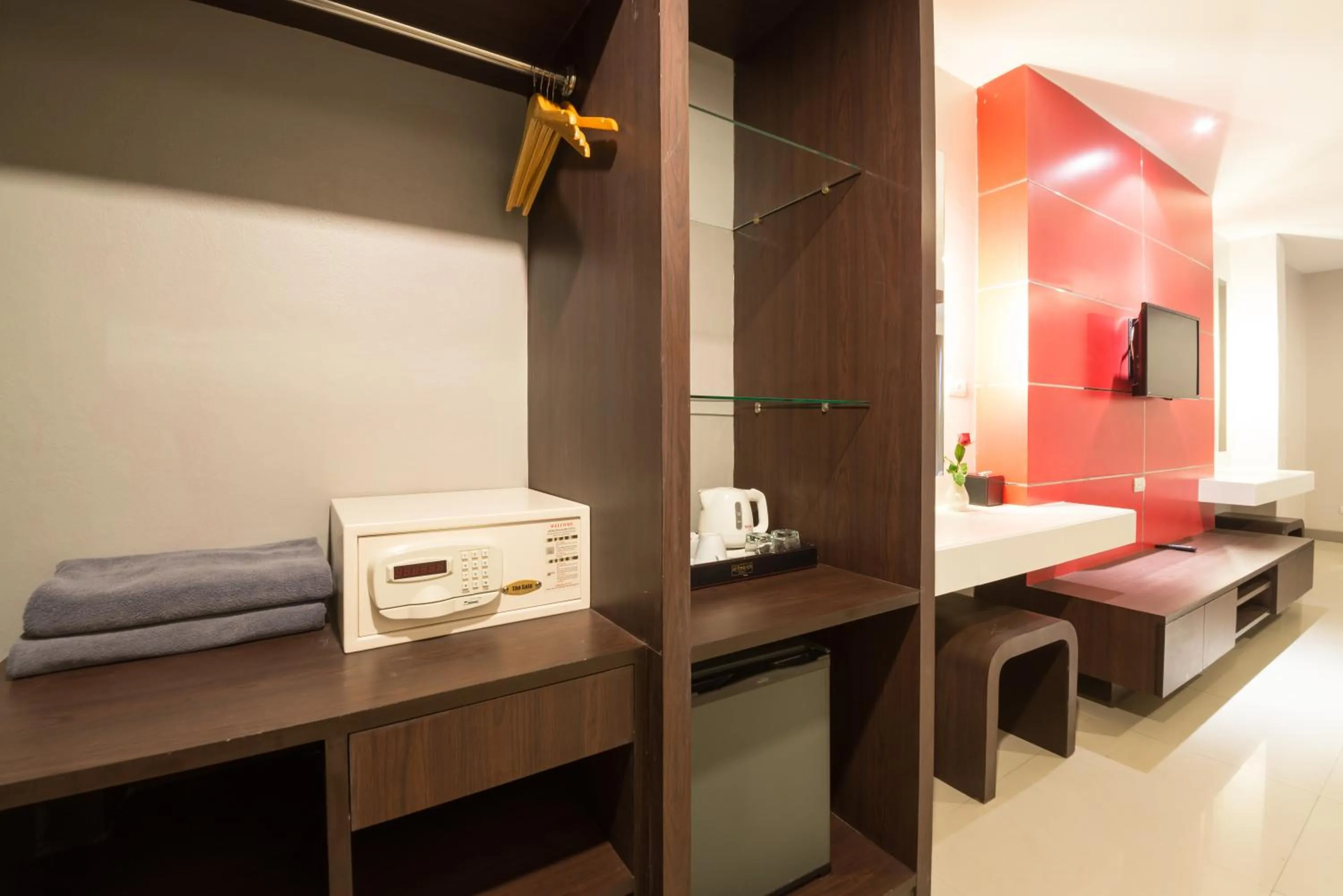 Photo of the whole room, Bed in Alfresco Phuket Hotel