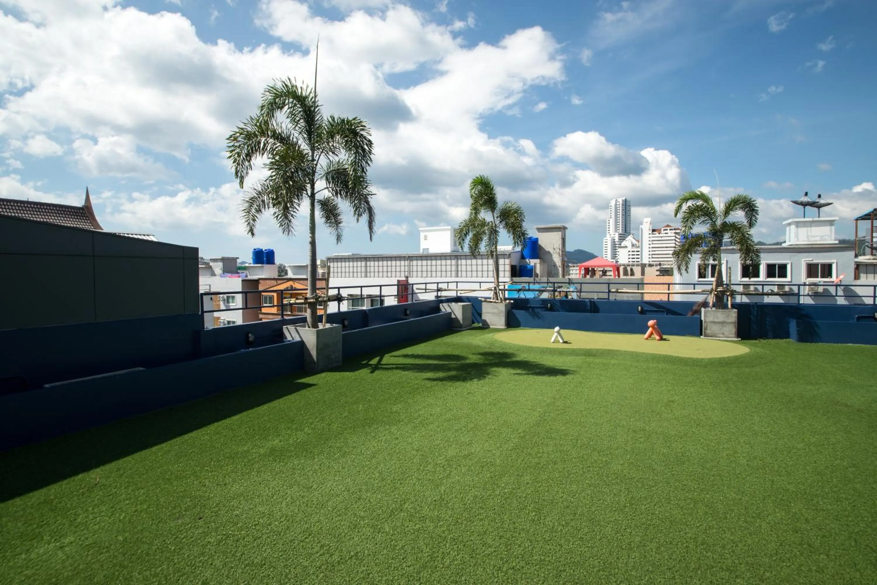 Minigolf in Alfresco Phuket Hotel