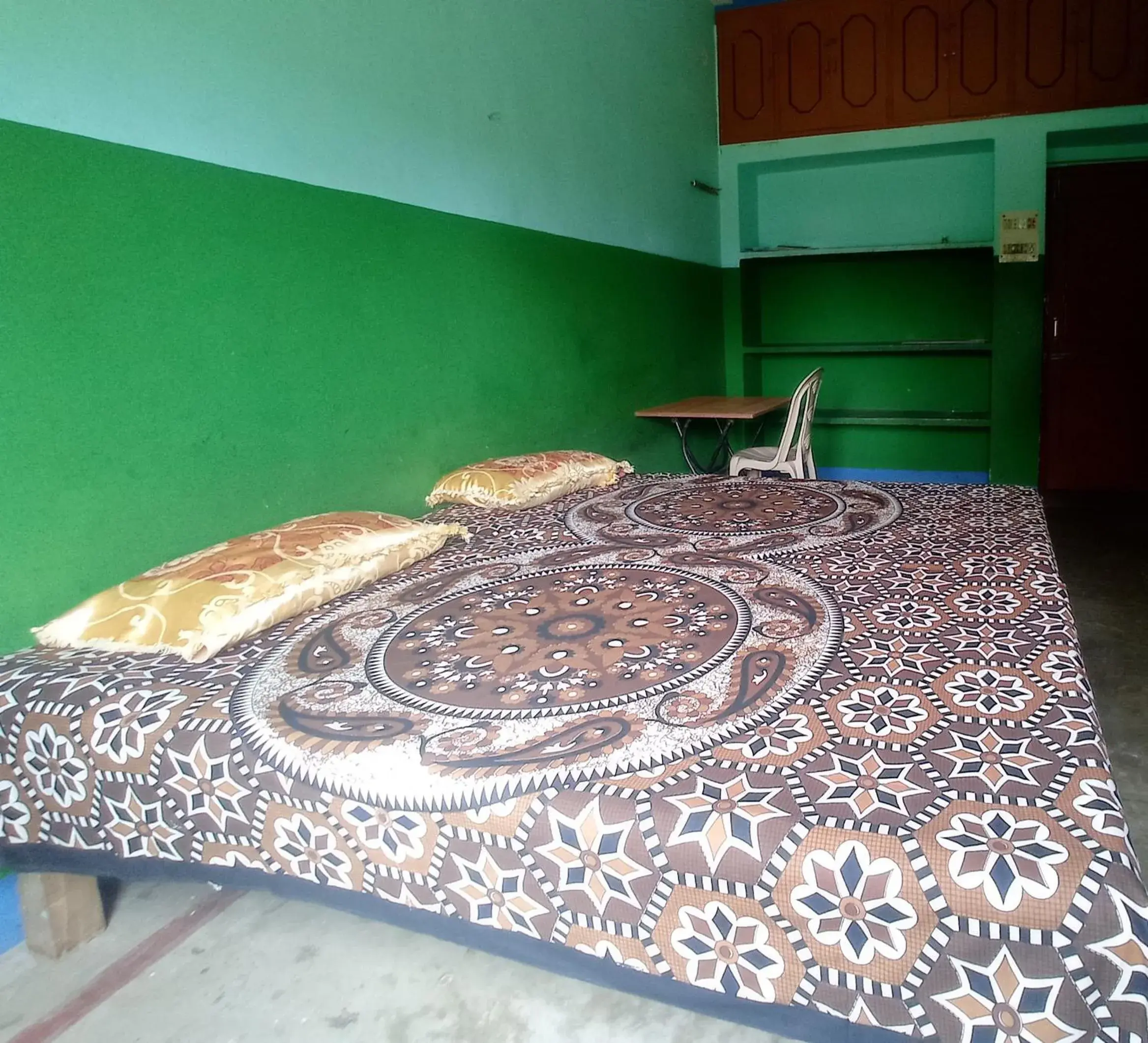 Double Room with Shared Toilet in Ansari House Double Room with Shared Toilet in Ansari House