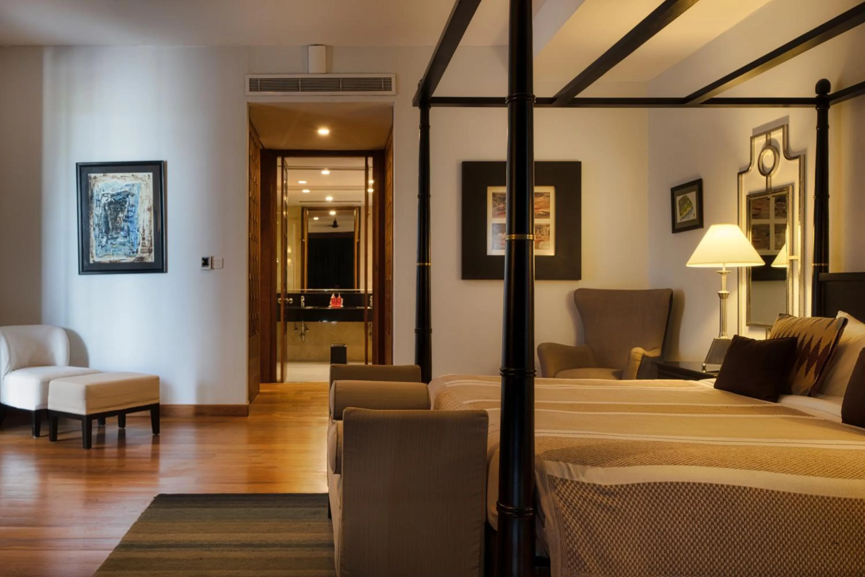 Bed in The Blue Water - Geoffrey Bawa Heritage Resort Hotel