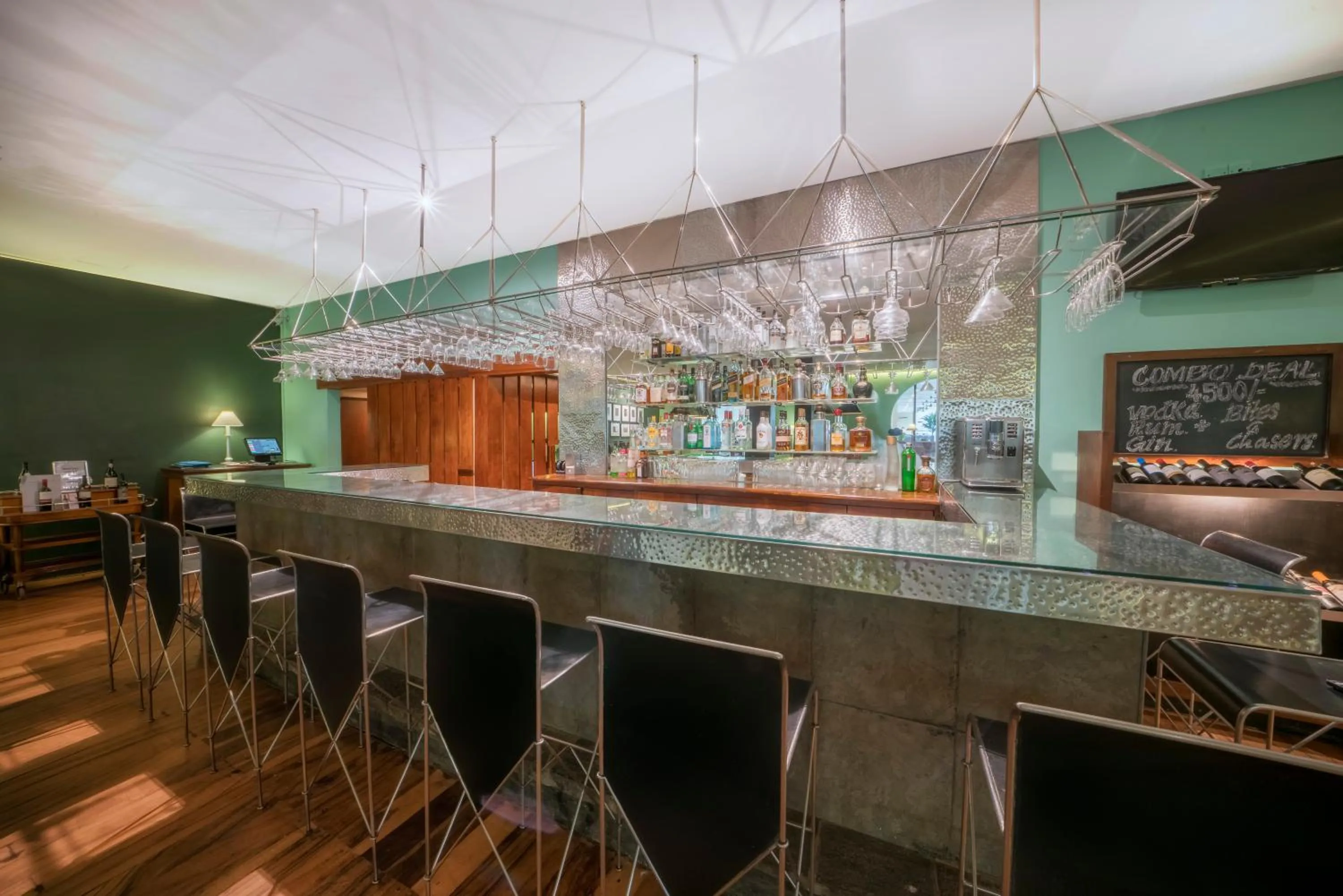 Lounge or bar in The Blue Water - Geoffrey Bawa Heritage Resort Hotel