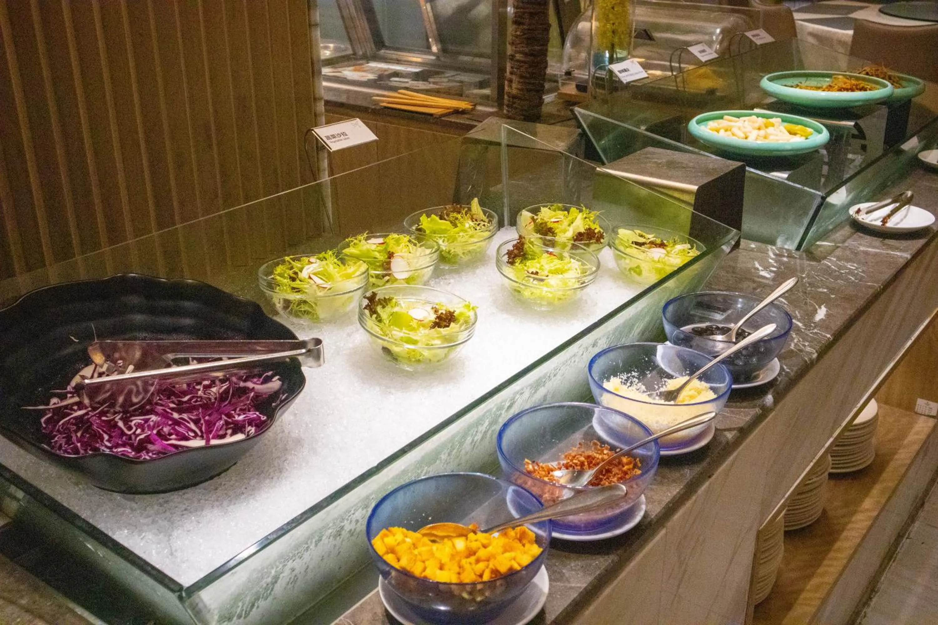 Buffet breakfast in Shenzhen Grand Skylight Garden Hotel