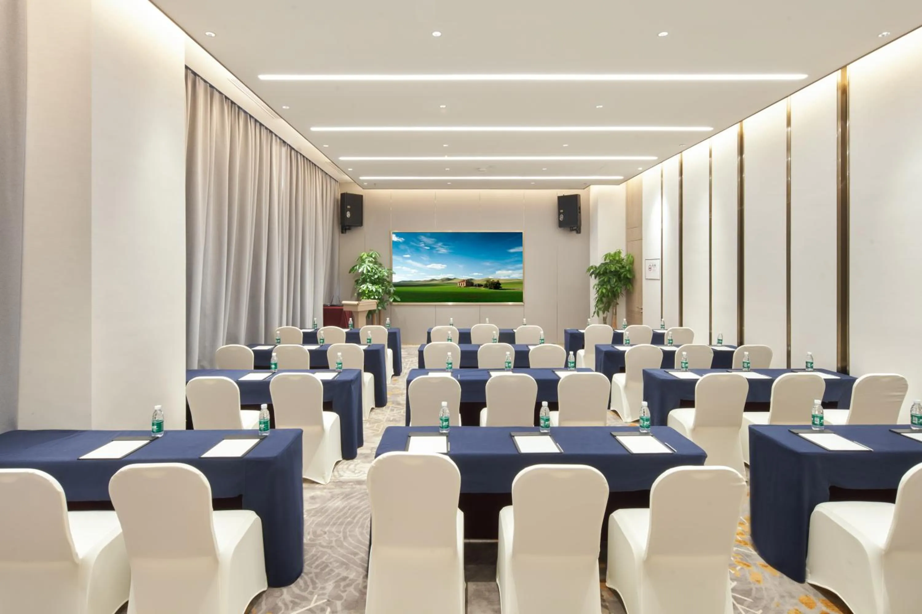 Meeting/conference room in Shenzhen Grand Skylight Garden Hotel