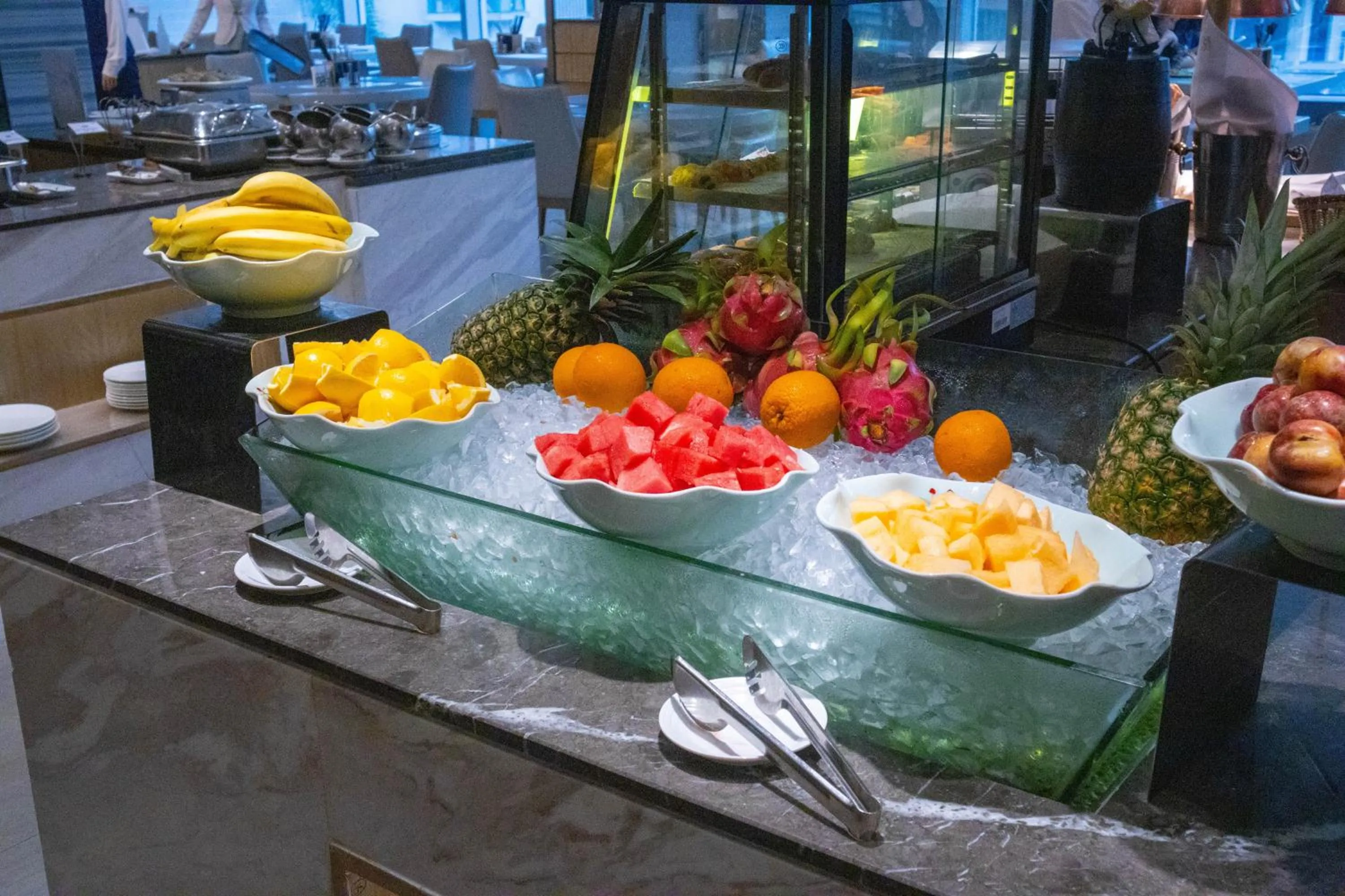 Buffet breakfast in Shenzhen Grand Skylight Garden Hotel