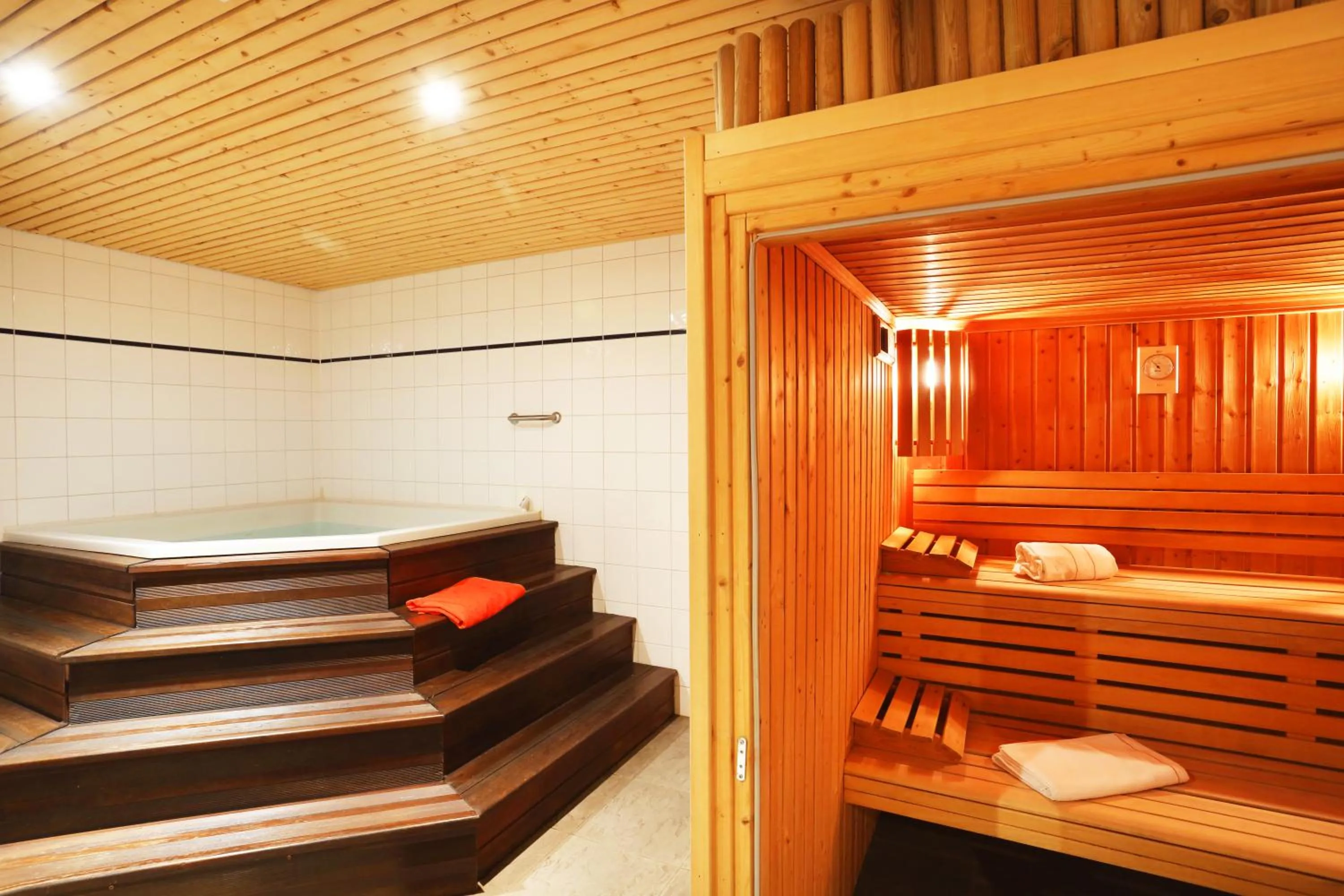 Hot Tub in Résidence Néméa Le Nevez