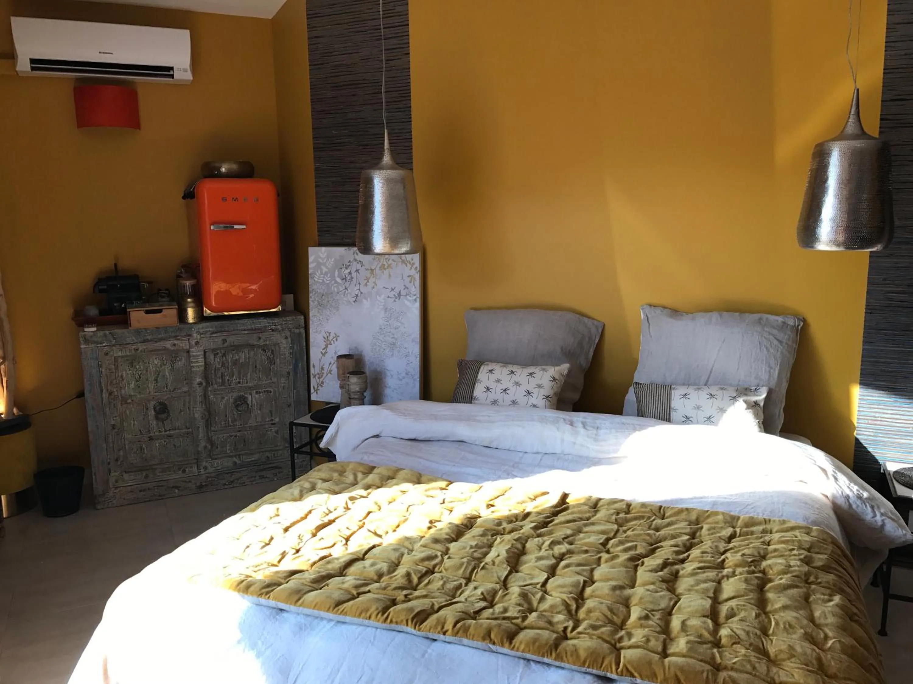 Photo of the whole room, Bed in Escapades Lointaines