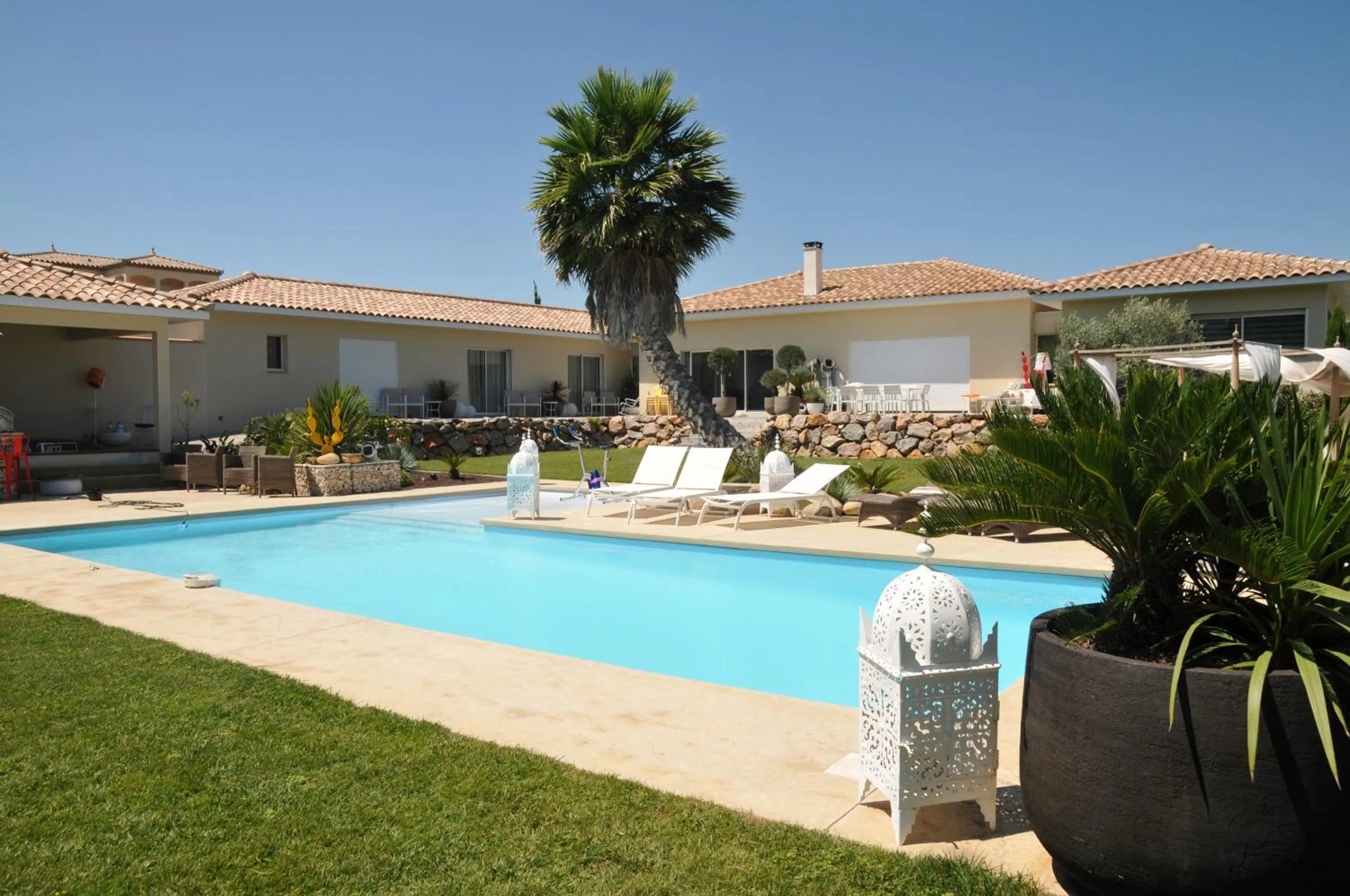 Property building in Escapades Lointaines