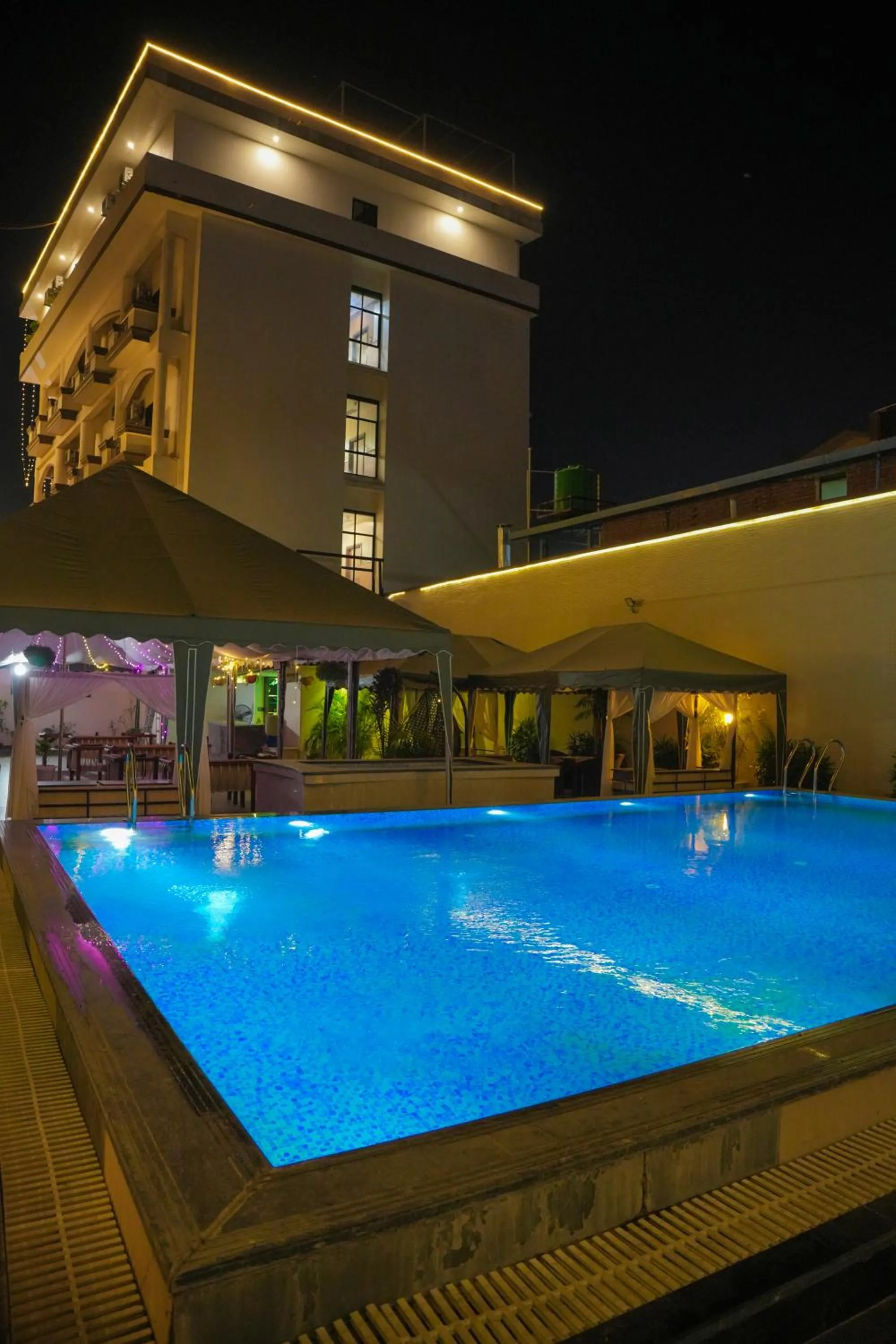 Swimming pool in Nansc Hotel