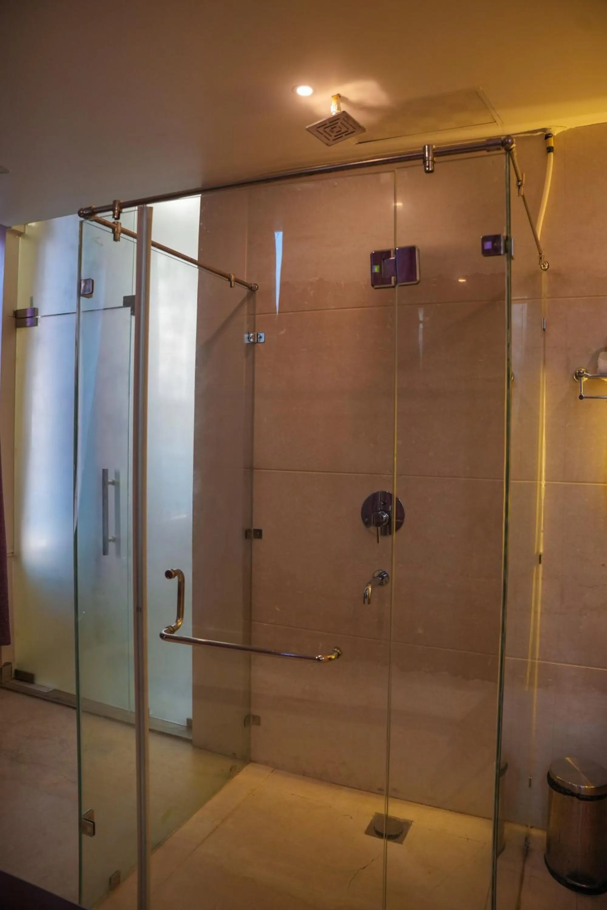 Shower in Nansc Hotel